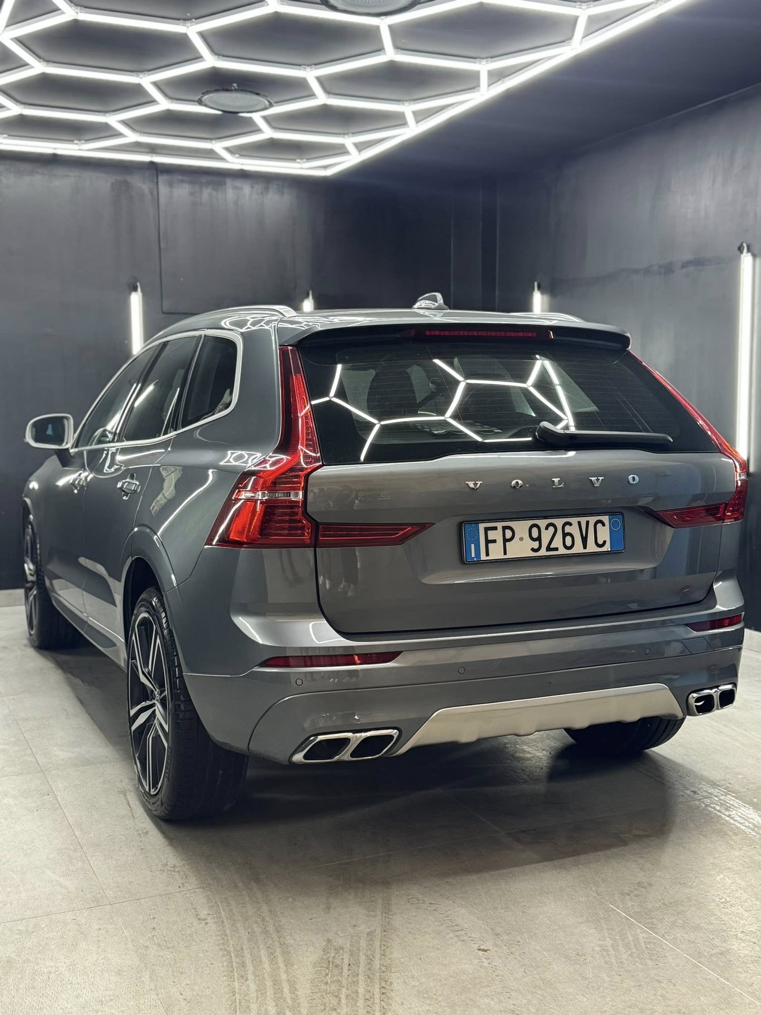 
VOLVO XC60 T5 AWD Geartronic Inscription 2018 full									