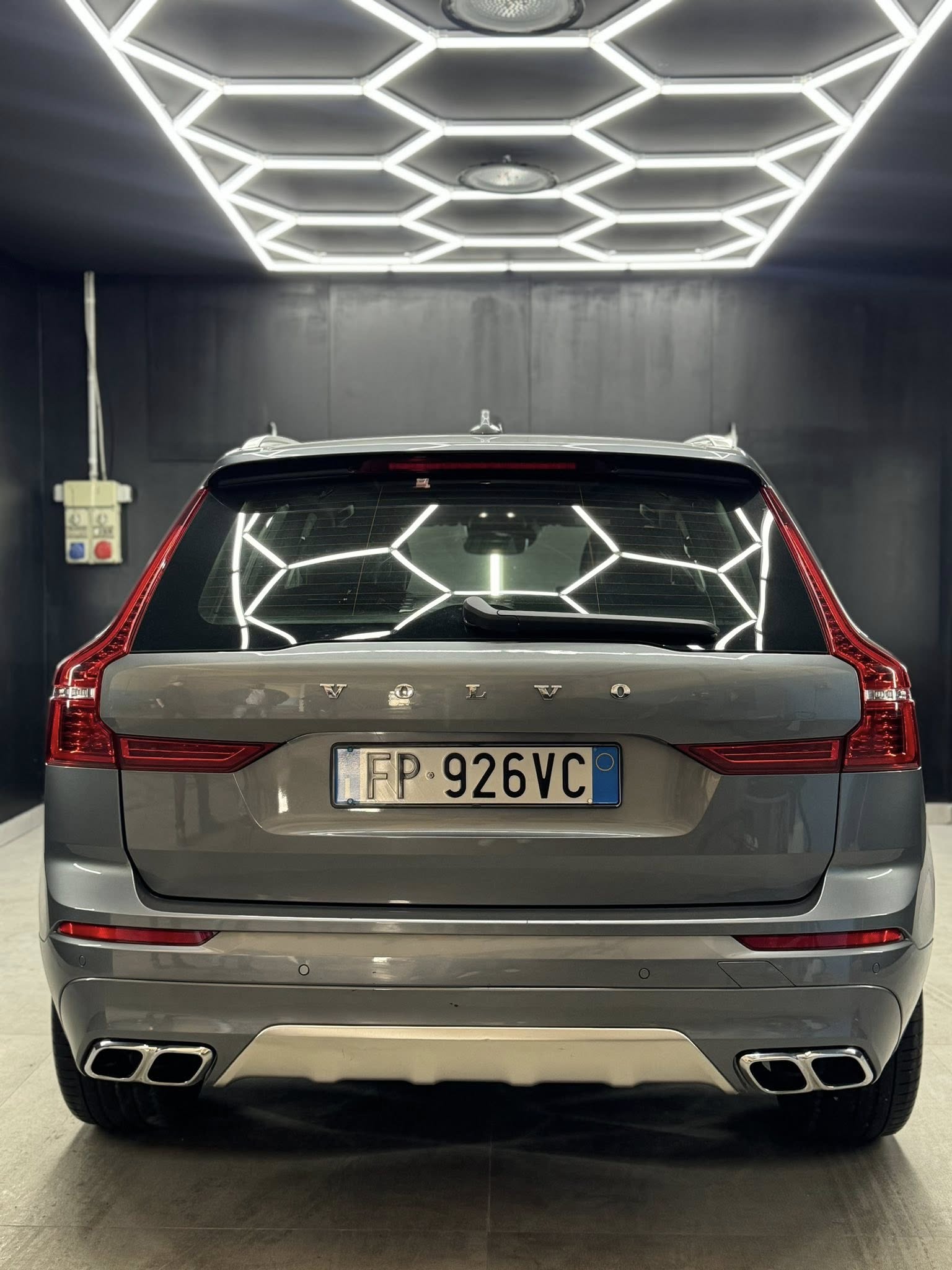 
VOLVO XC60 T5 AWD Geartronic Inscription 2018 full									