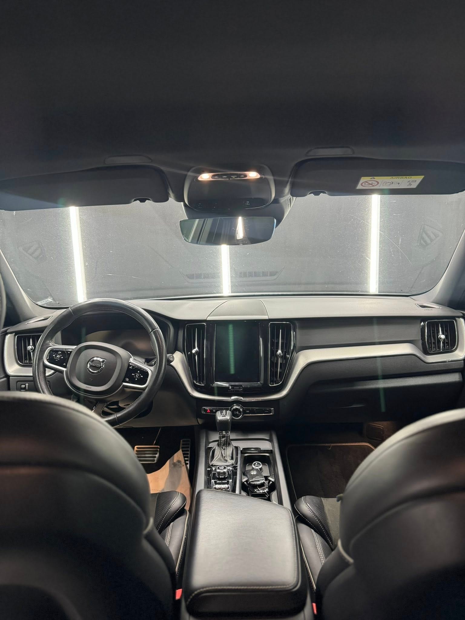 
VOLVO XC60 T5 AWD Geartronic Inscription 2018 full									