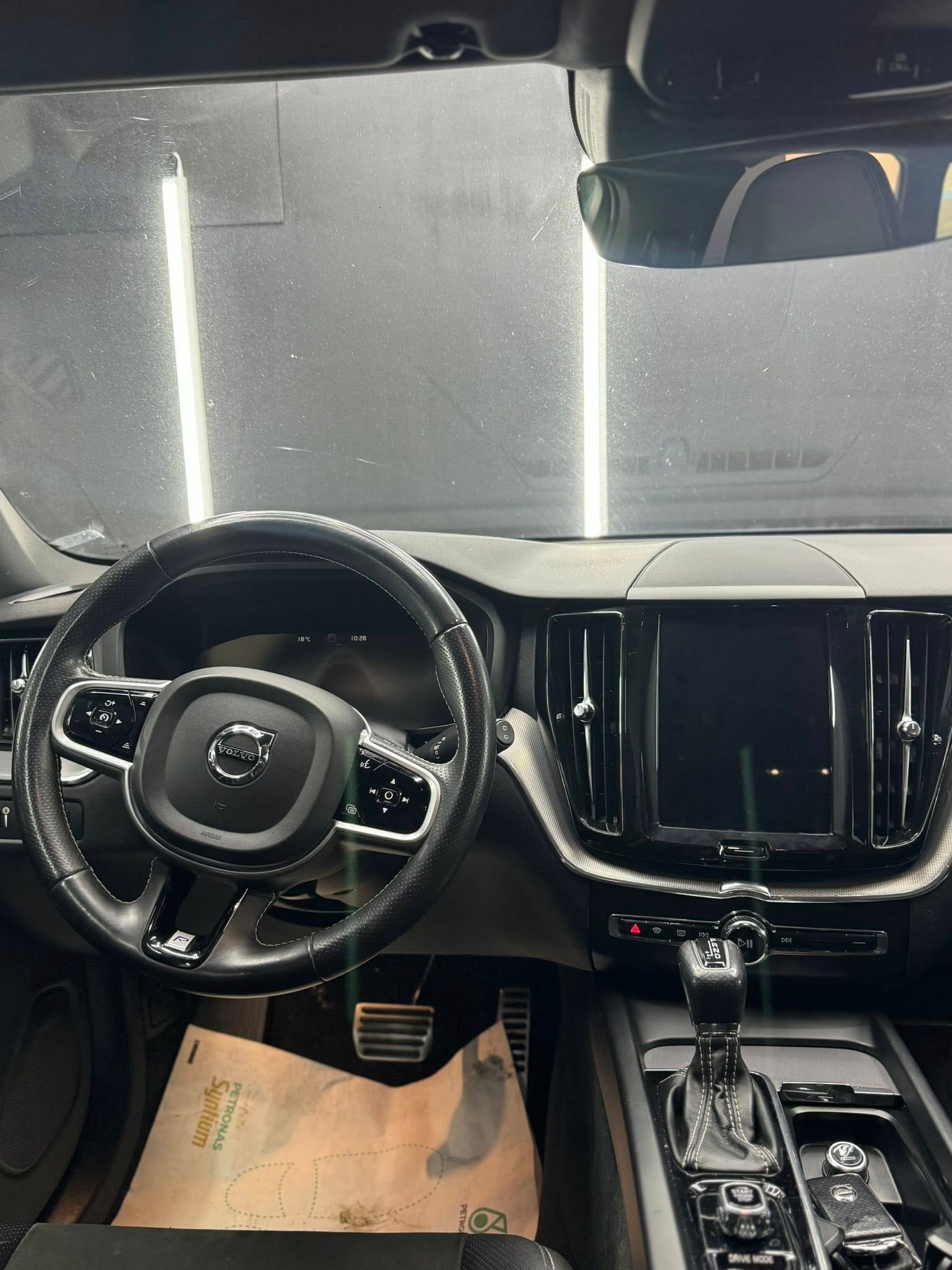 
VOLVO XC60 T5 AWD Geartronic Inscription 2018 full									