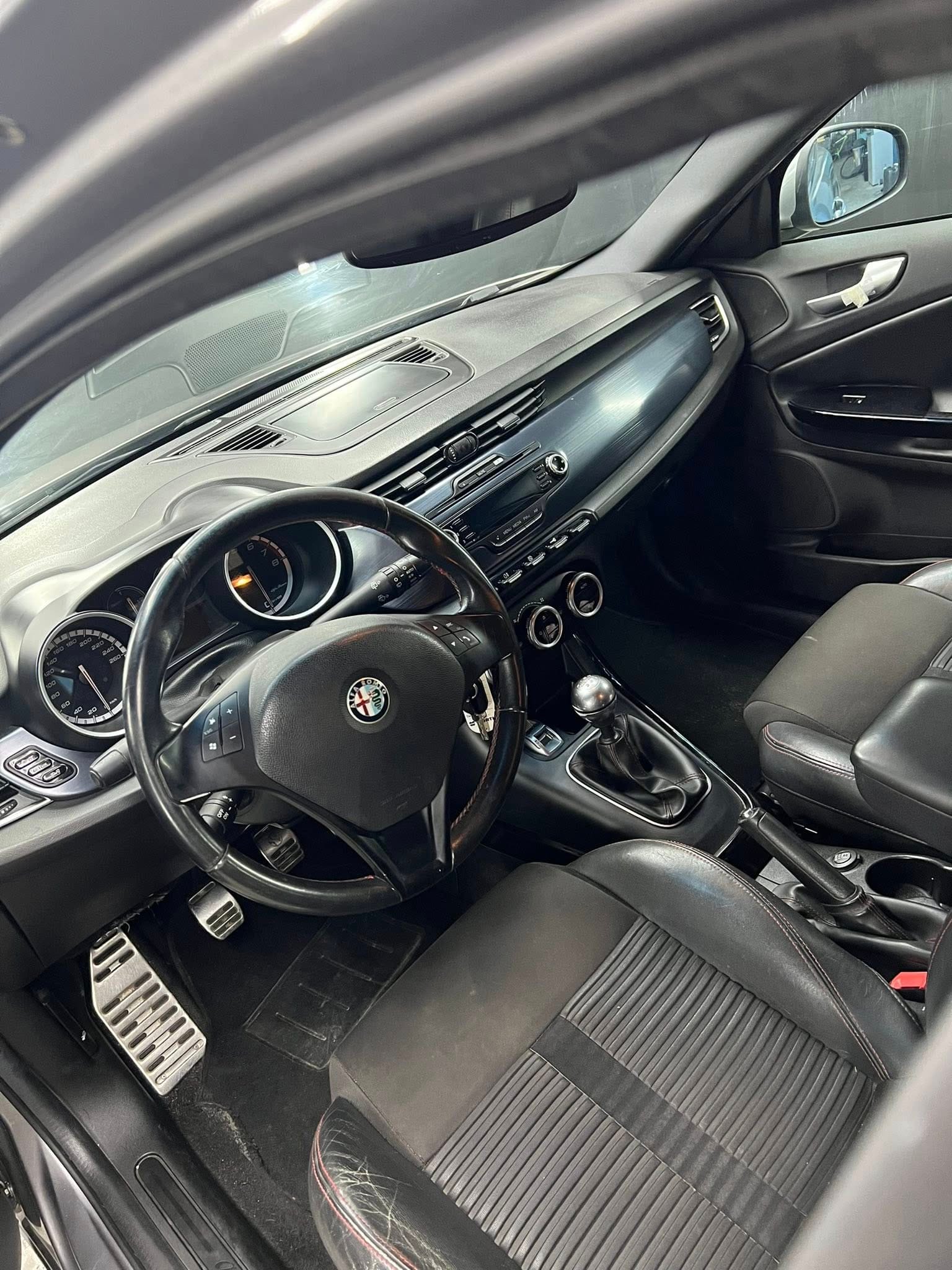 
ALFA ROMEO GIULIETTA 1.4 Turbo MultiAir Distinctive 2011 full									
