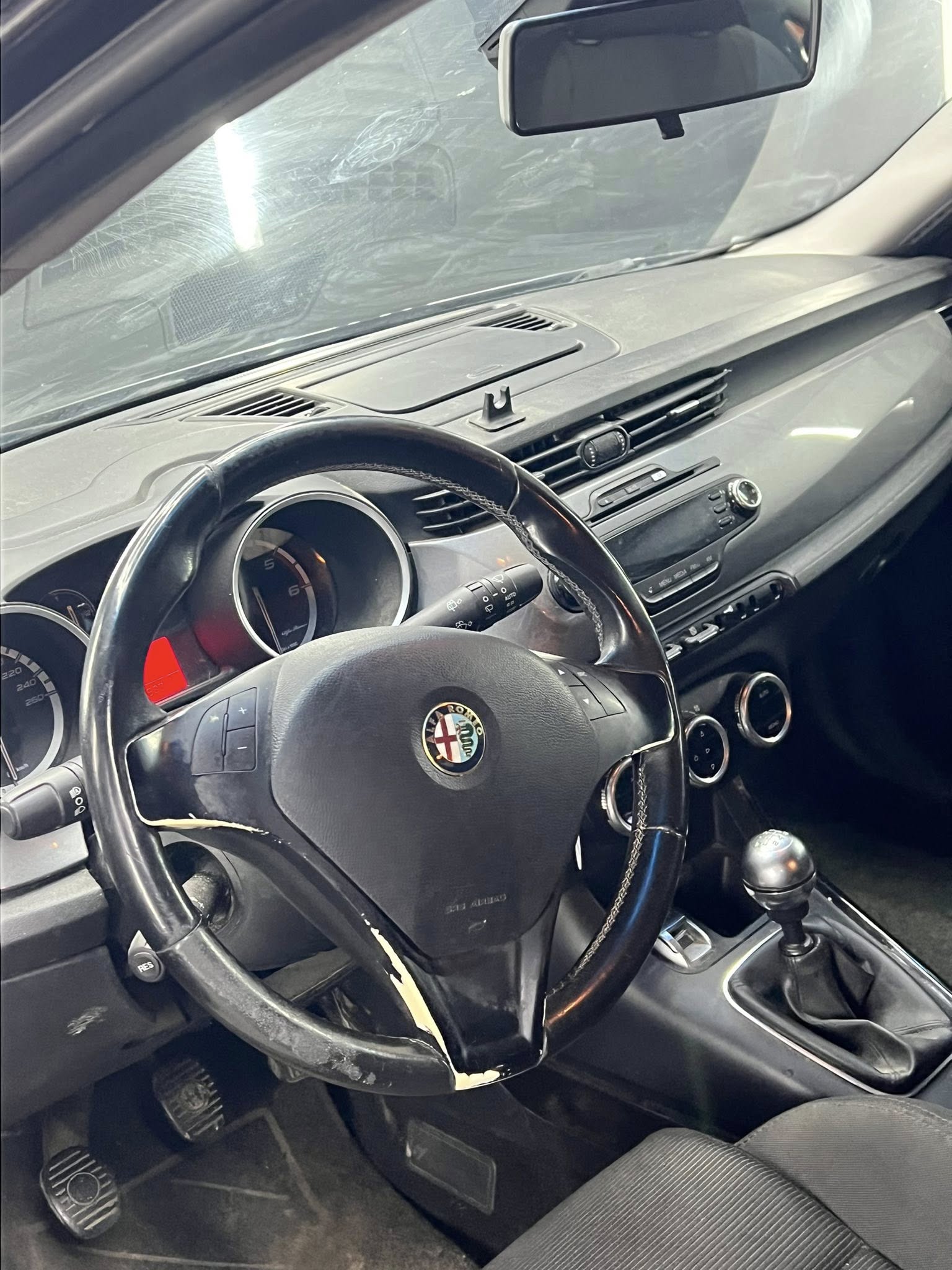 
ALFA ROMEOGIULIETTA 1.6 JTDm-2 105 CV Exclusive2012 full									