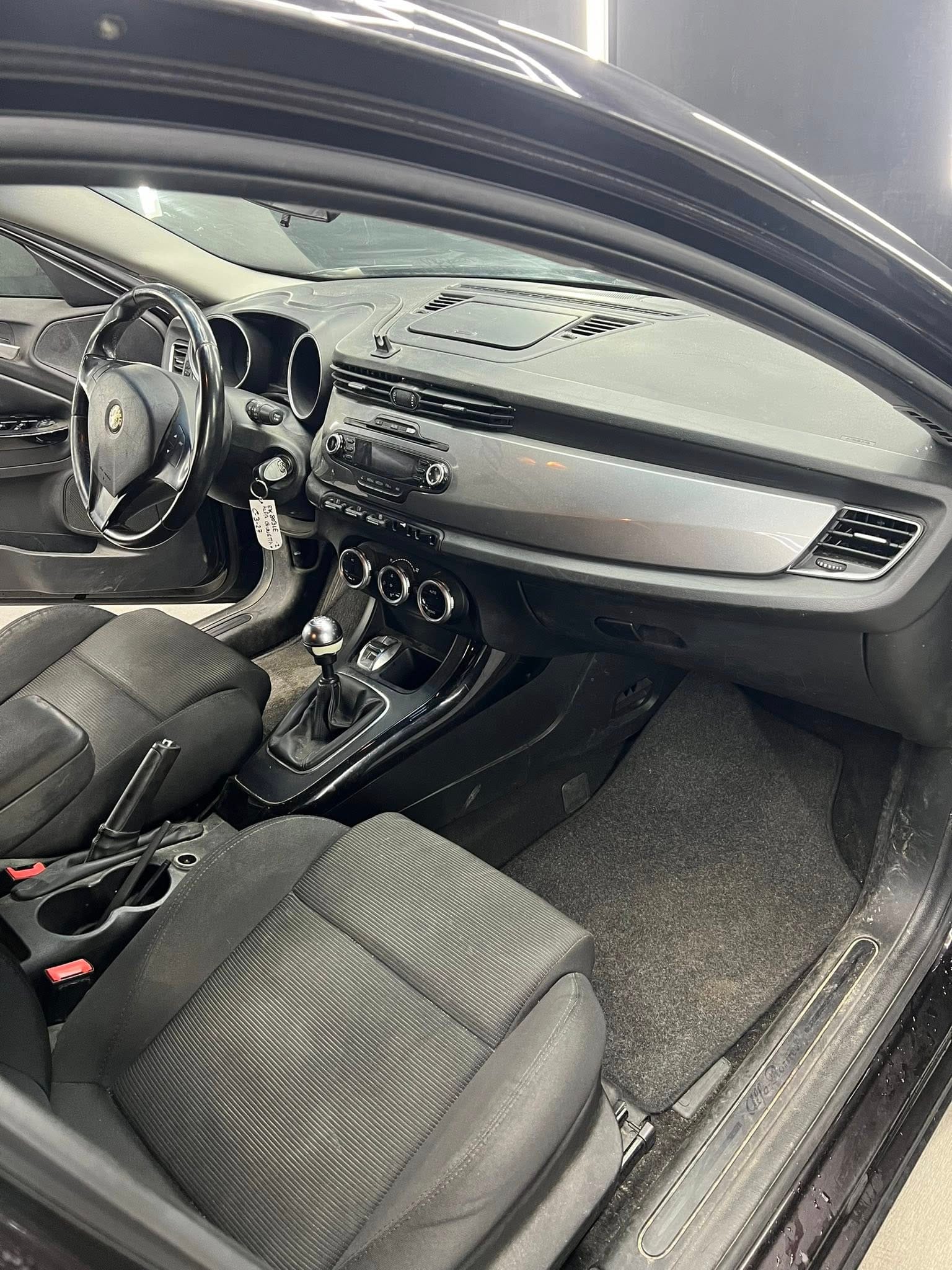 
ALFA ROMEOGIULIETTA 1.6 JTDm-2 105 CV Exclusive2012 full									