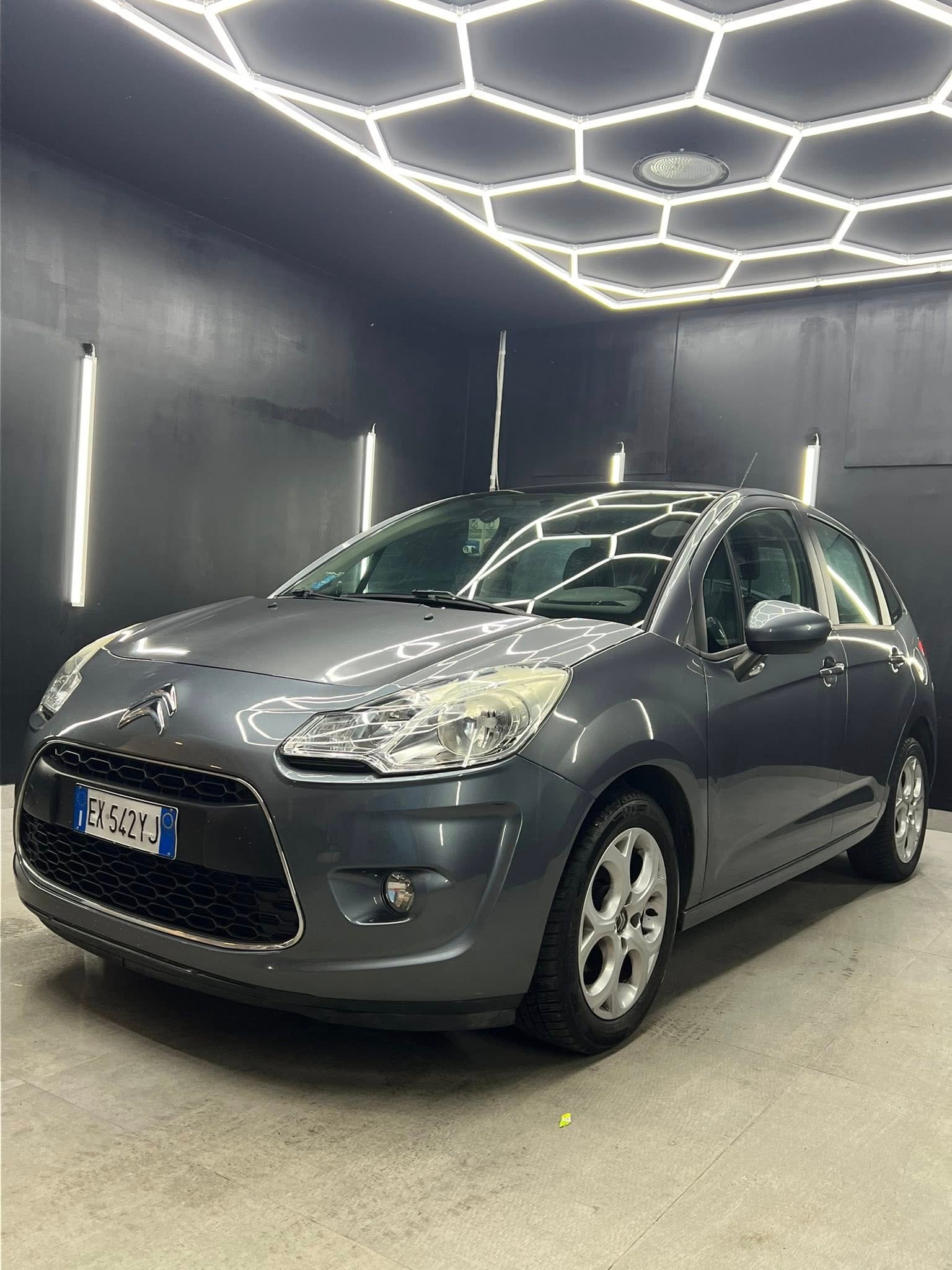 
CITROENC3 1.6 e-HDi 90 airdream Exclusive2011 full									