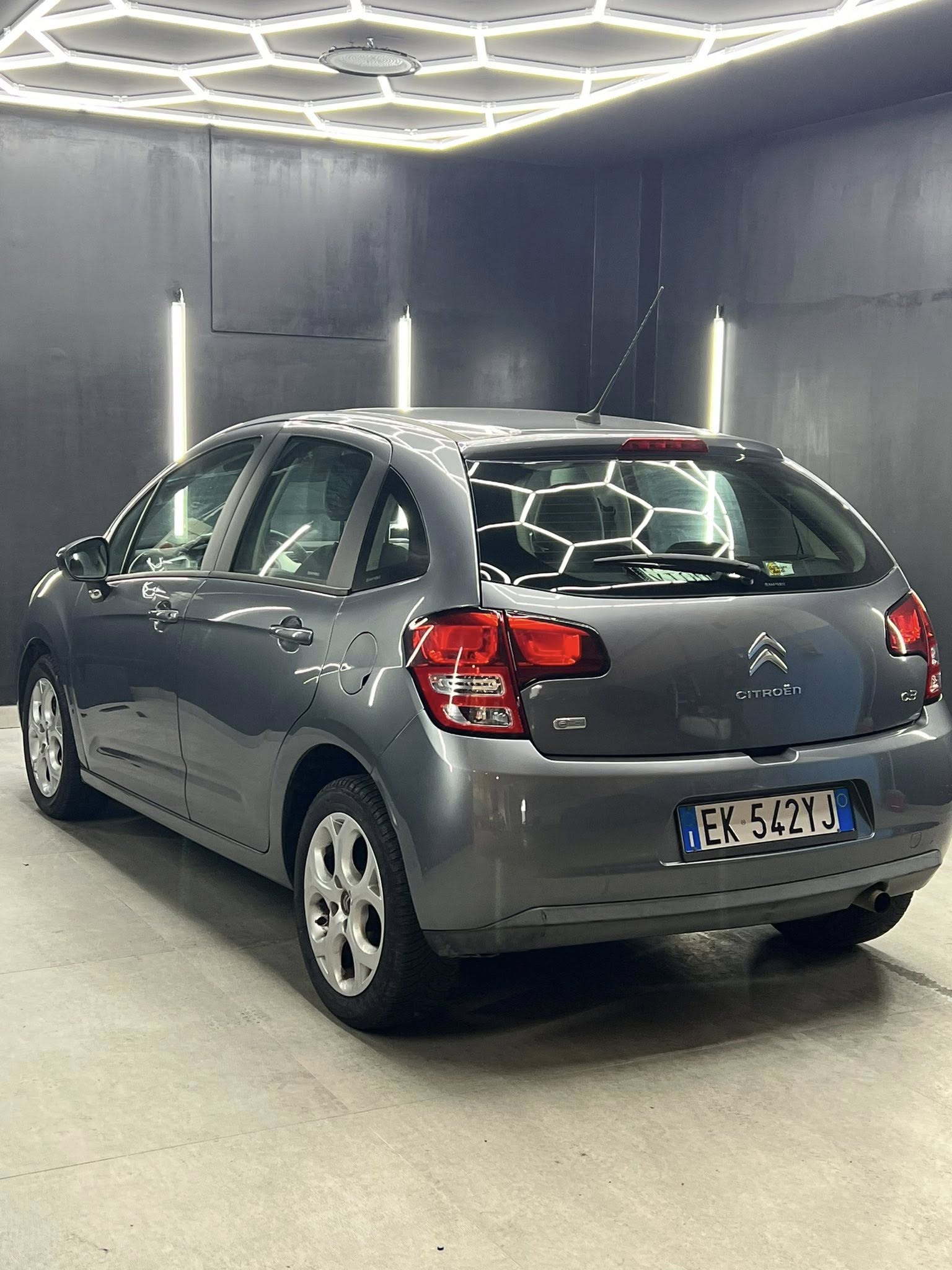 
CITROENC3 1.6 e-HDi 90 airdream Exclusive2011 full									