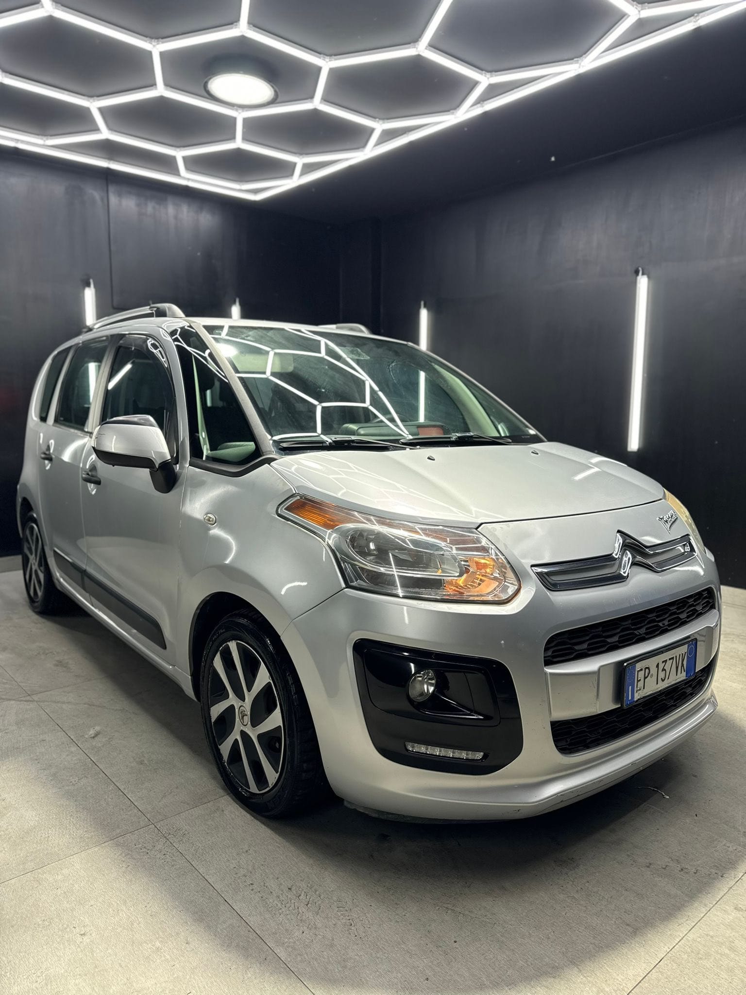 
CITROENC3 Picasso 1.4 VTi 95 Exclusive Limited2013 full									