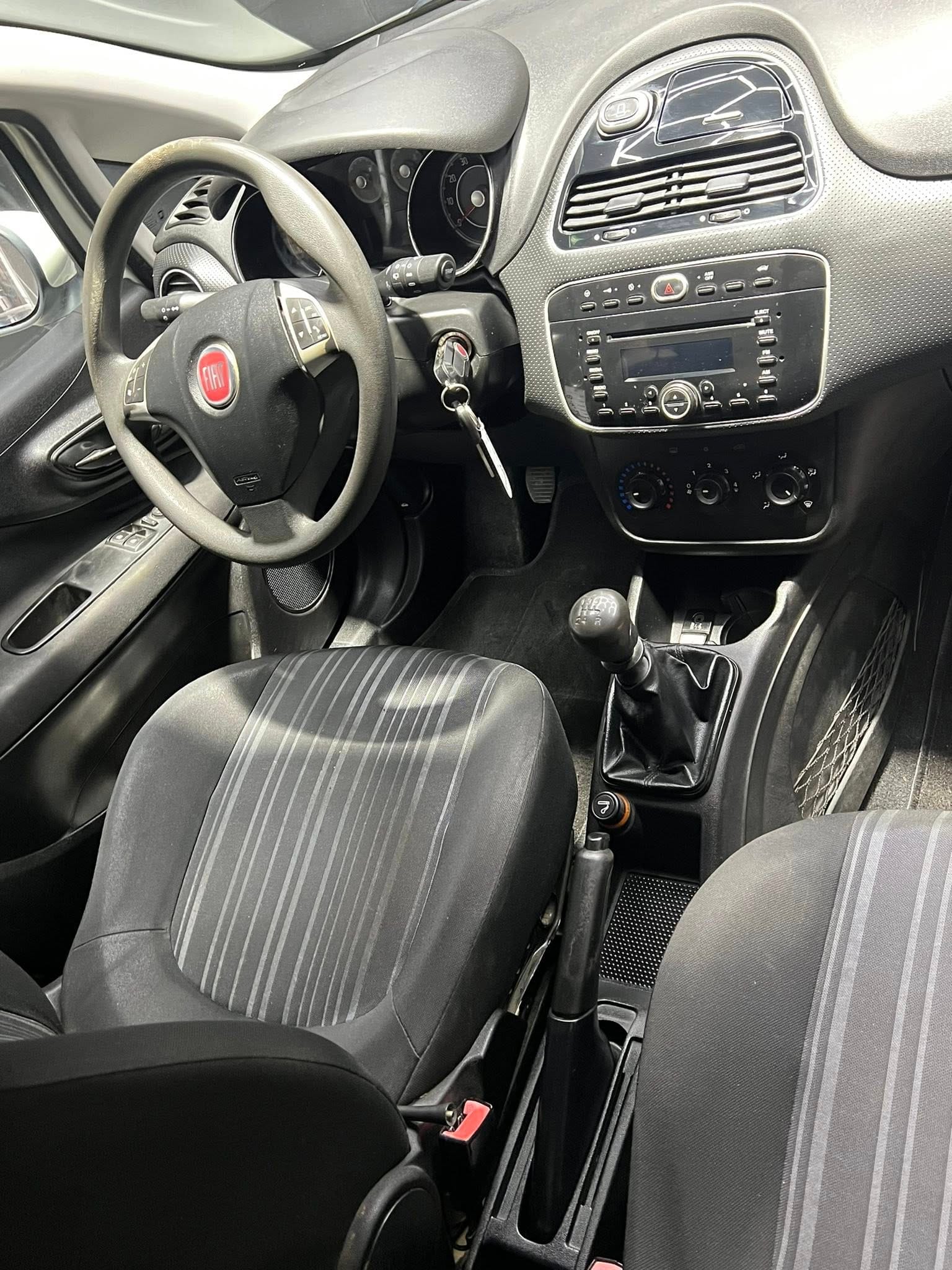 
FIAT PUNTO Evo 1.2 5P SeS Dynamic 2011 full									