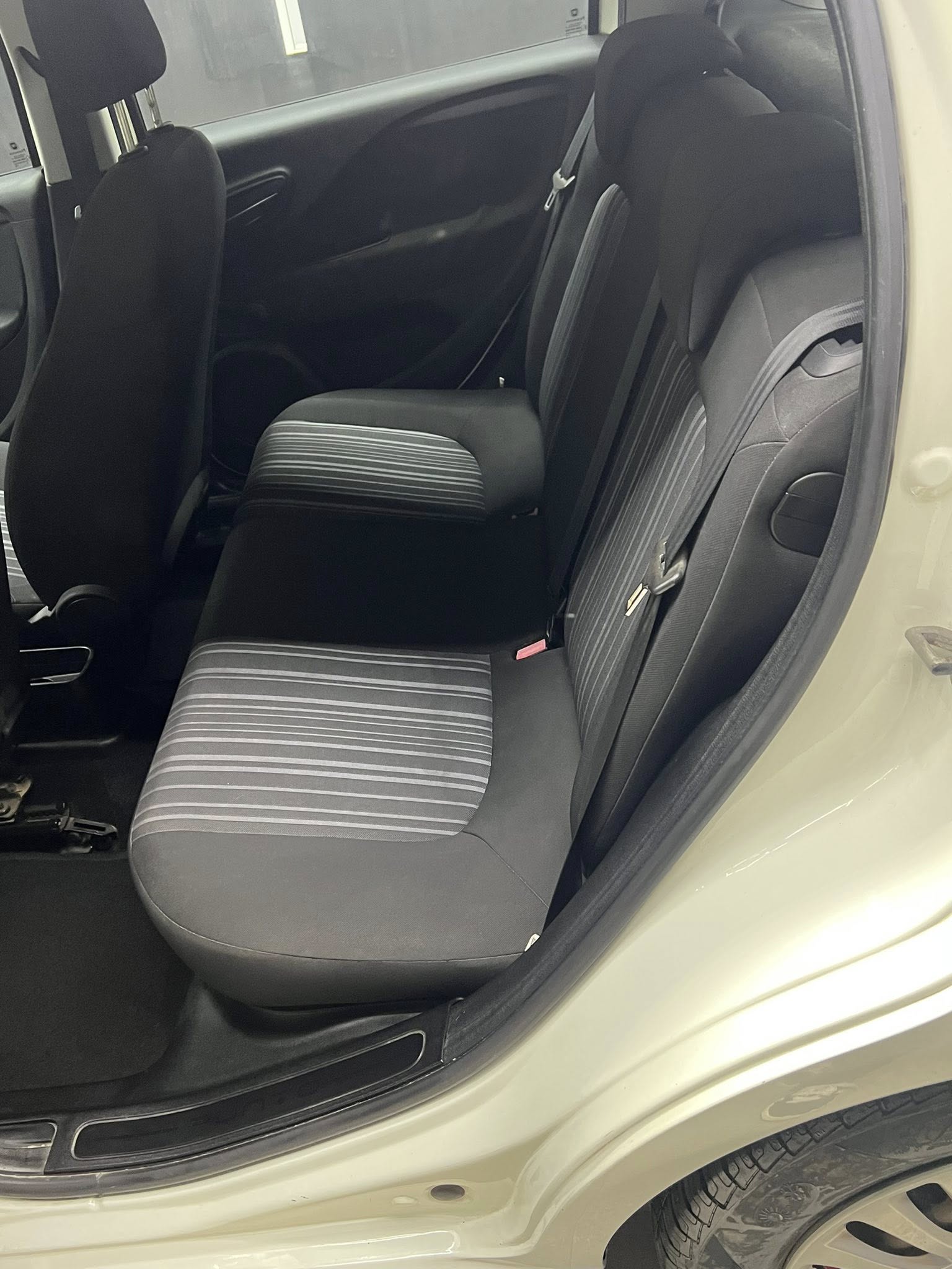 
FIAT PUNTO Evo 1.2 5P SeS Dynamic 2011 full									