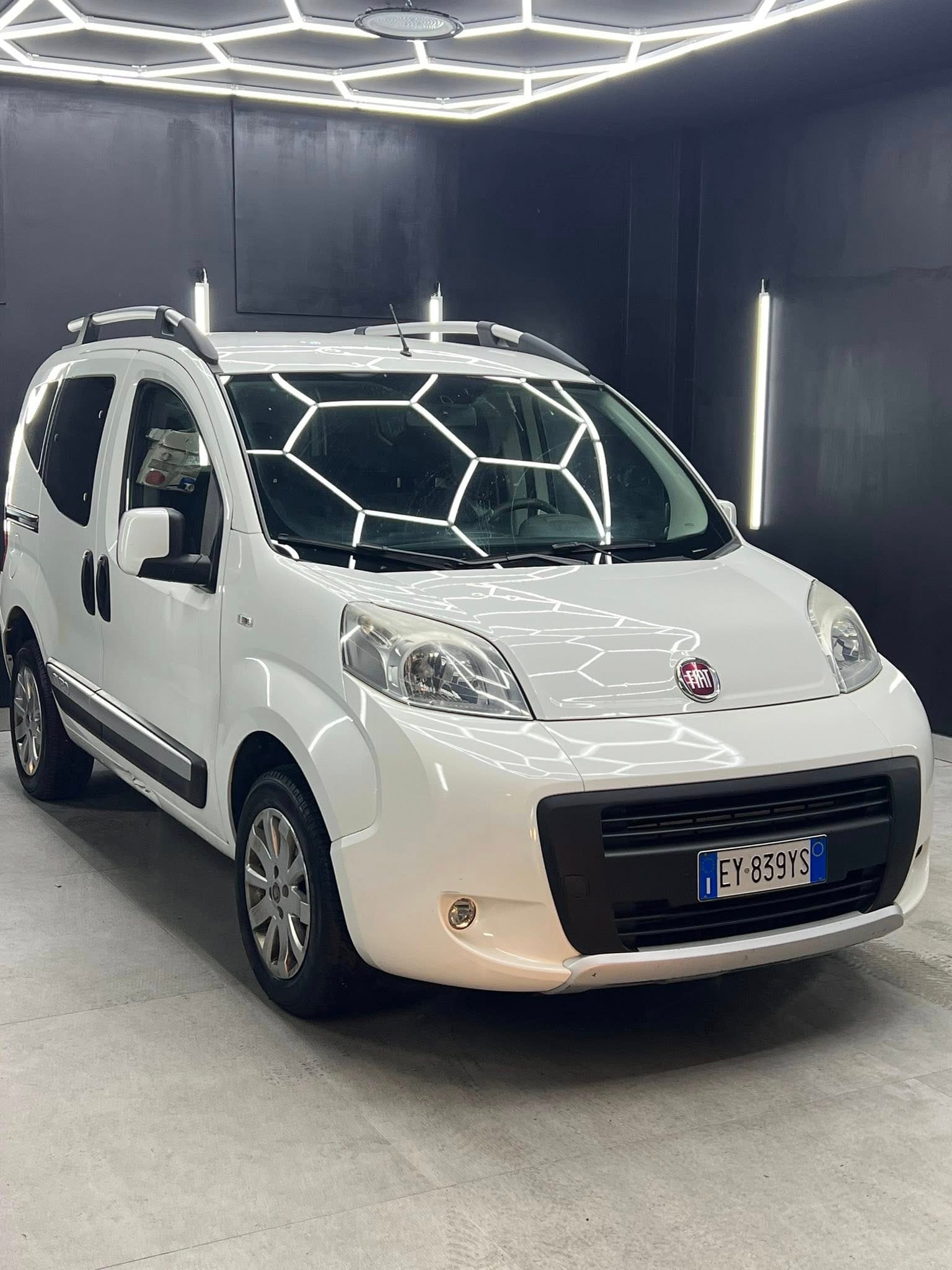 
FIATQUBO 1.3 MJT 75 CV Trekking2015 full									