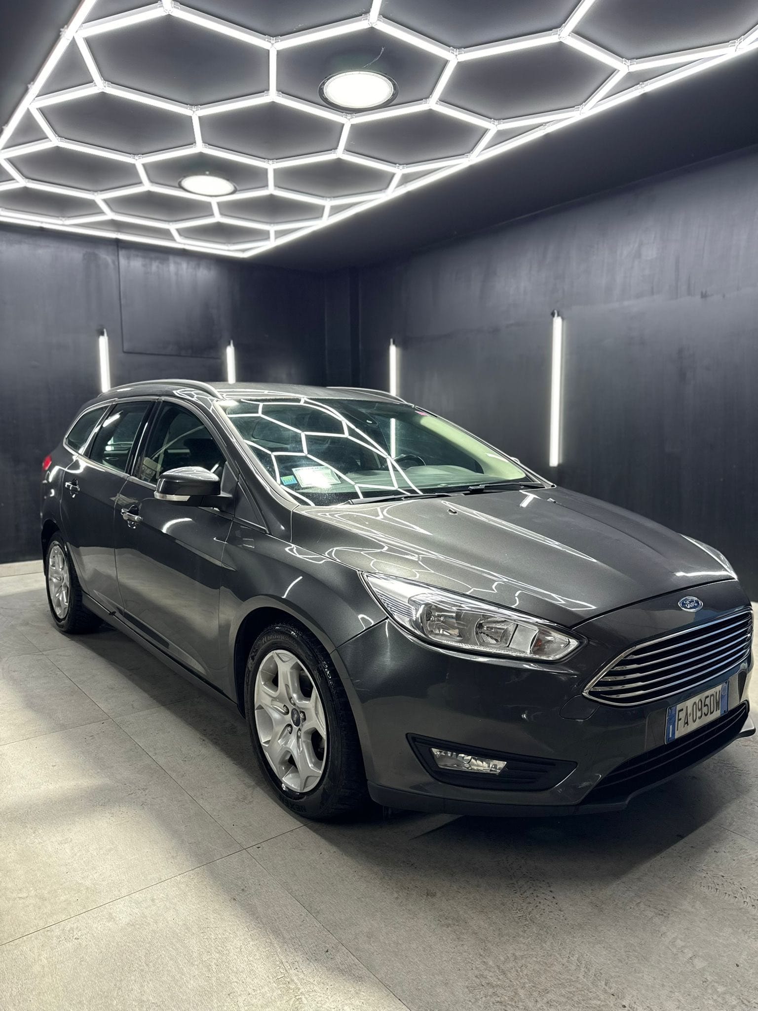 
FORDFOCUS 1.5 TDCi 120 CV StarteStop SW Titanium X2015 full									