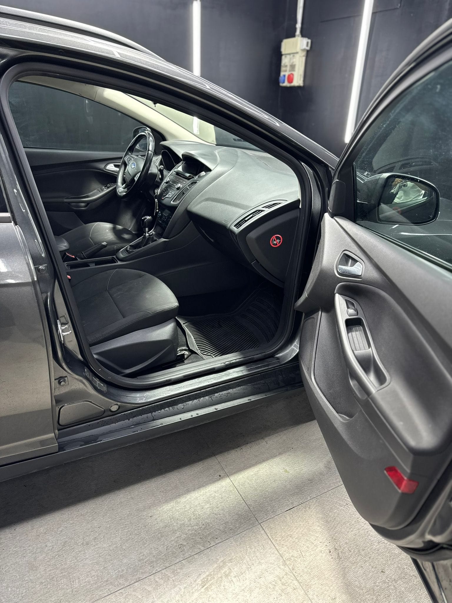 
FORDFOCUS 1.5 TDCi 120 CV StarteStop SW Titanium X2015 full									