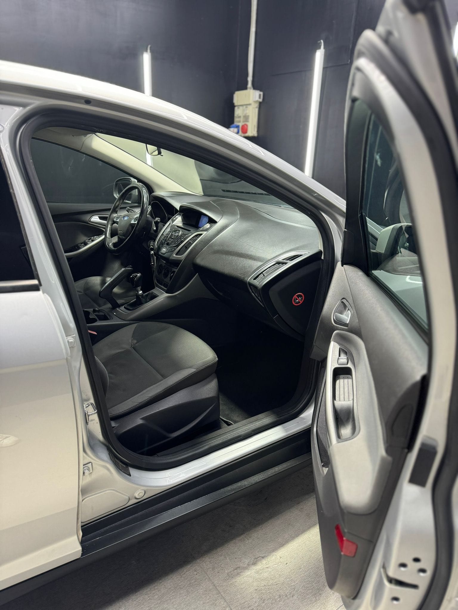 
FORDFOCUS 1.6 TDCi 95 CV Titanium full									