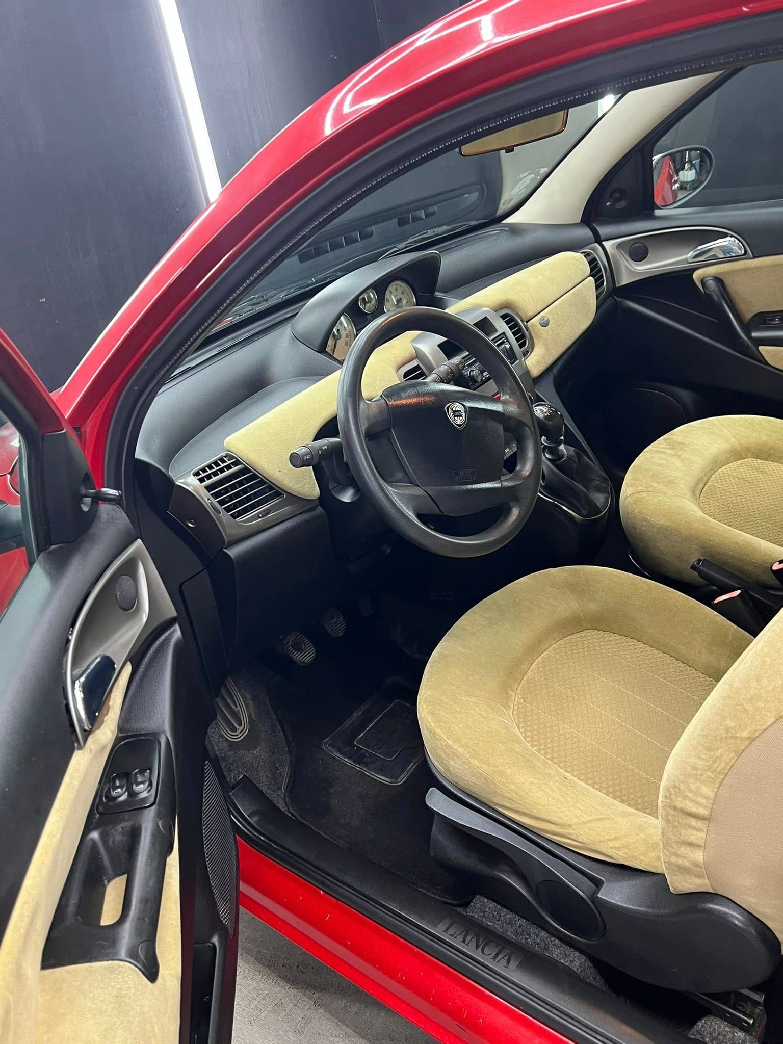 
LANCIA YPSILON 1.2 Oro full									