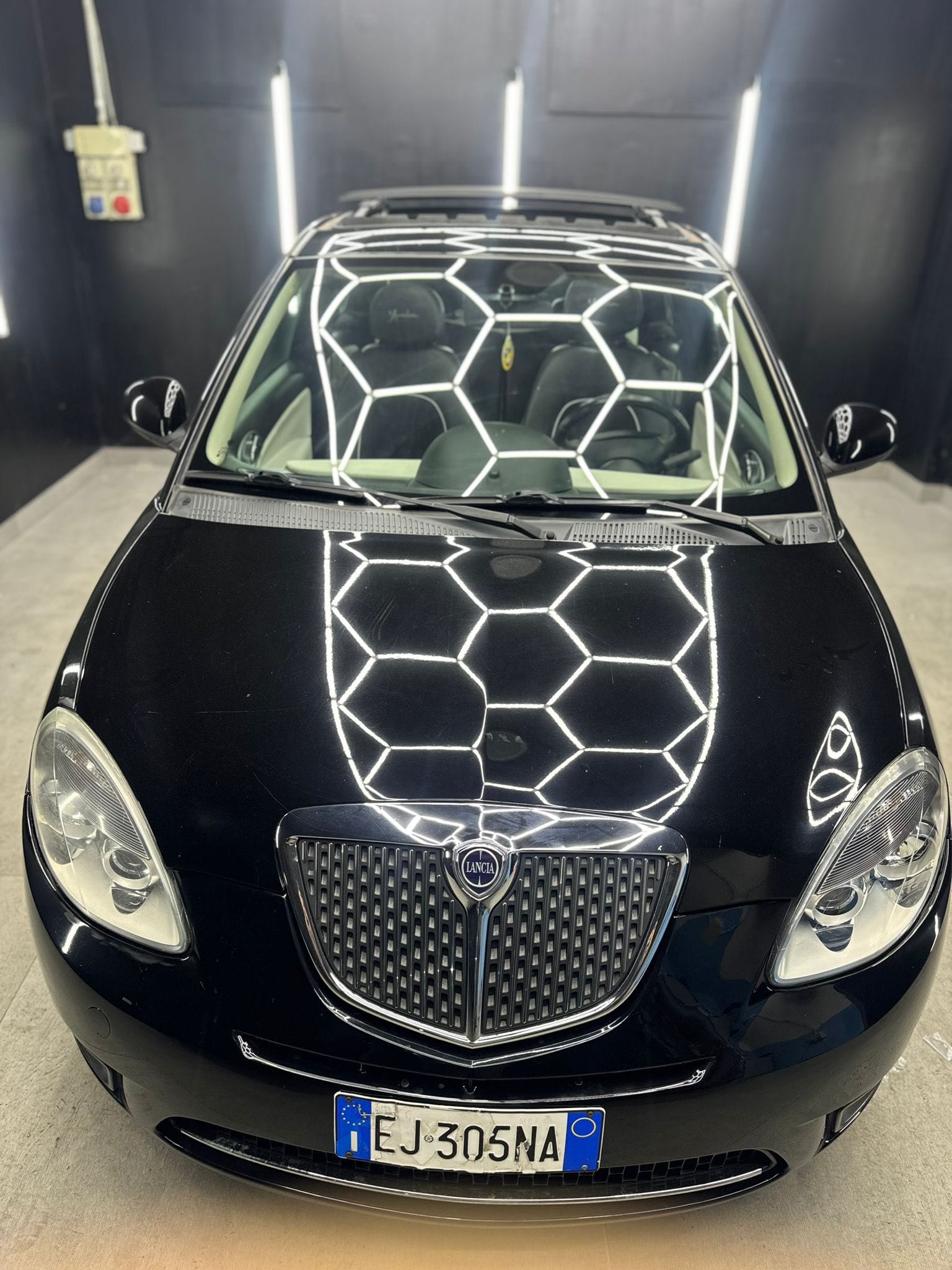 
LANCIAYPSILON 1.3 MJT 75 CV Platinum2011 full									