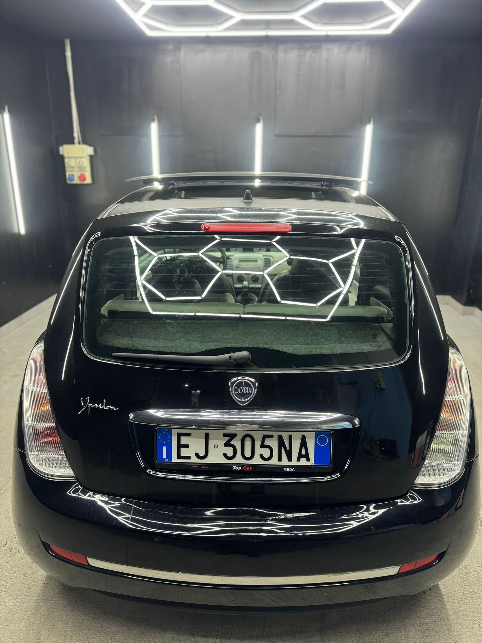 
LANCIAYPSILON 1.3 MJT 75 CV Platinum2011 full									