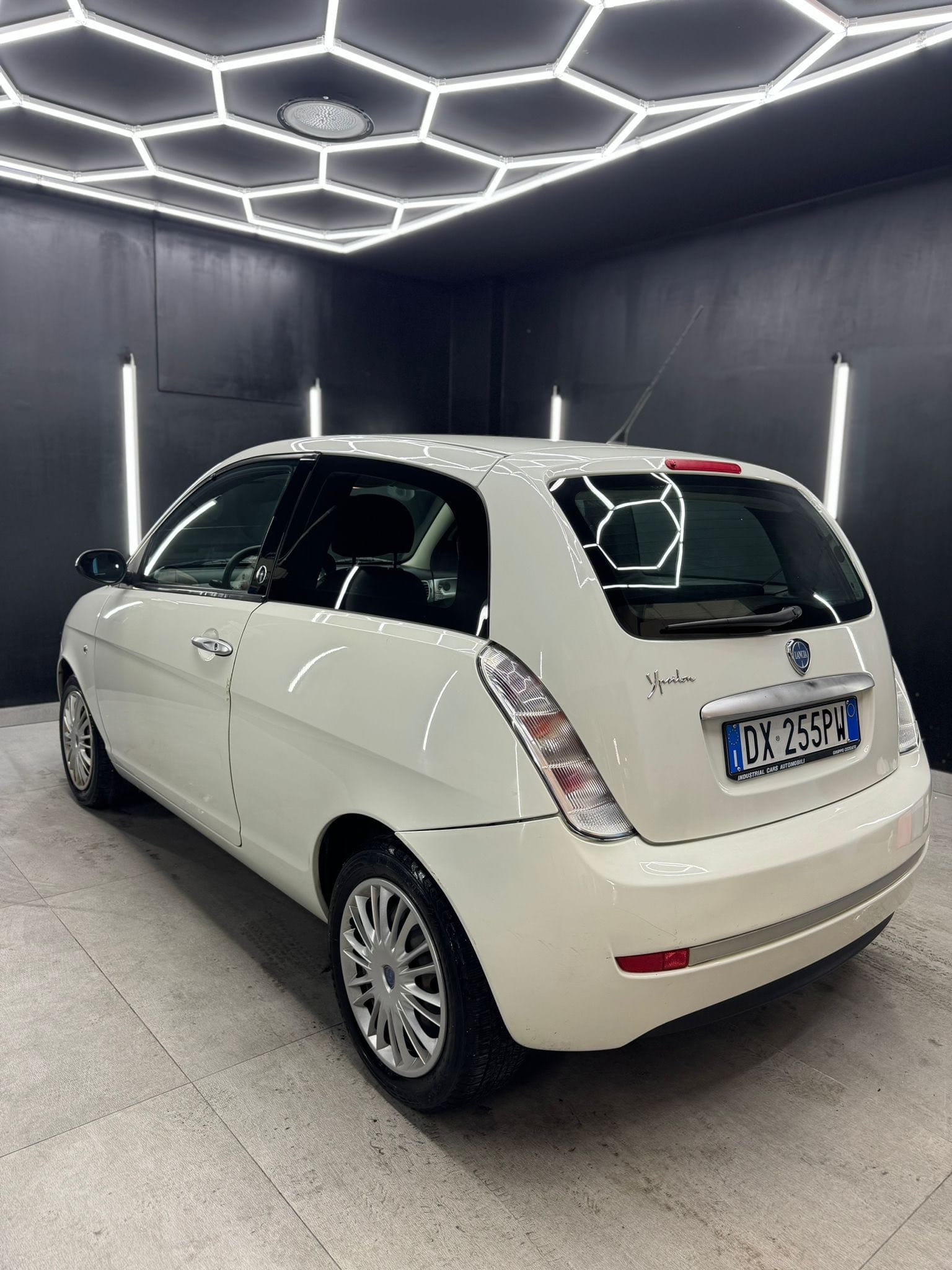 
LANCIA YPSILON 1.4 Platino Ecochic GPL full									