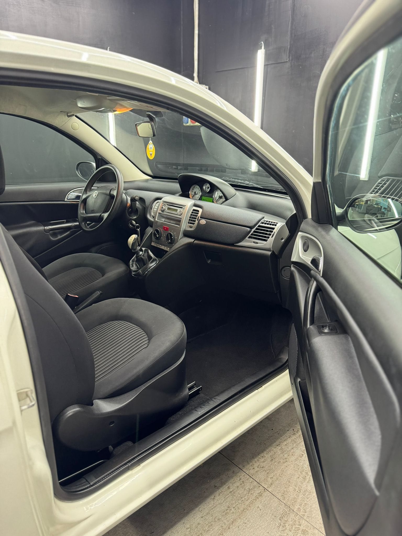 
LANCIA YPSILON 1.4 Platino Ecochic GPL full									
