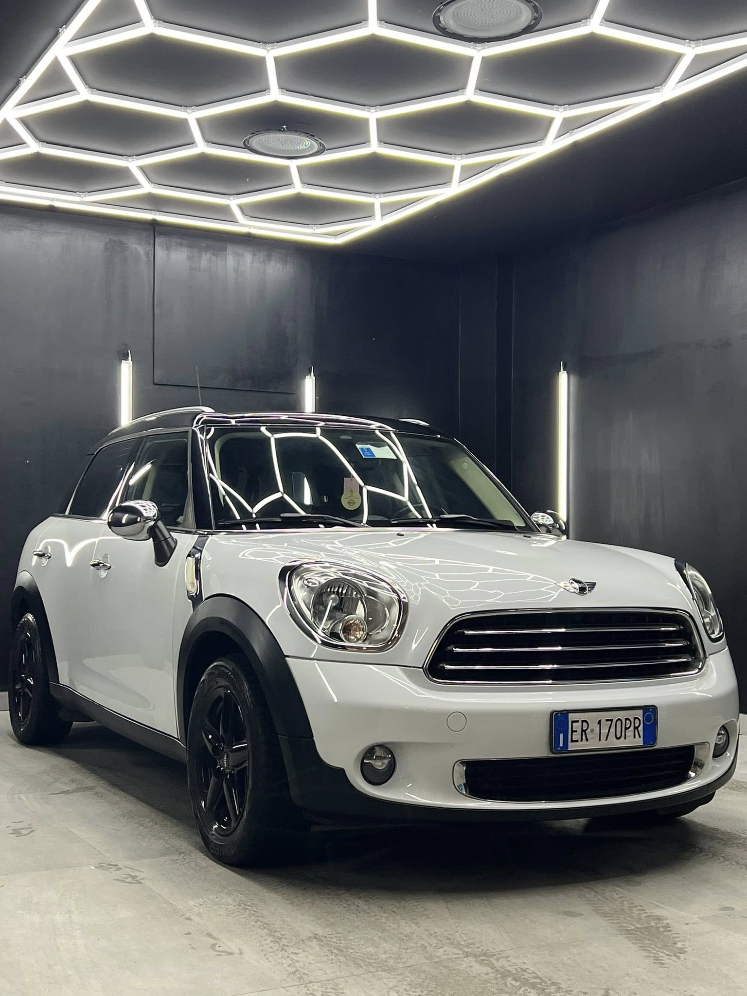 
MINI2.0 COOPER D Countryman Automatica2013 full									