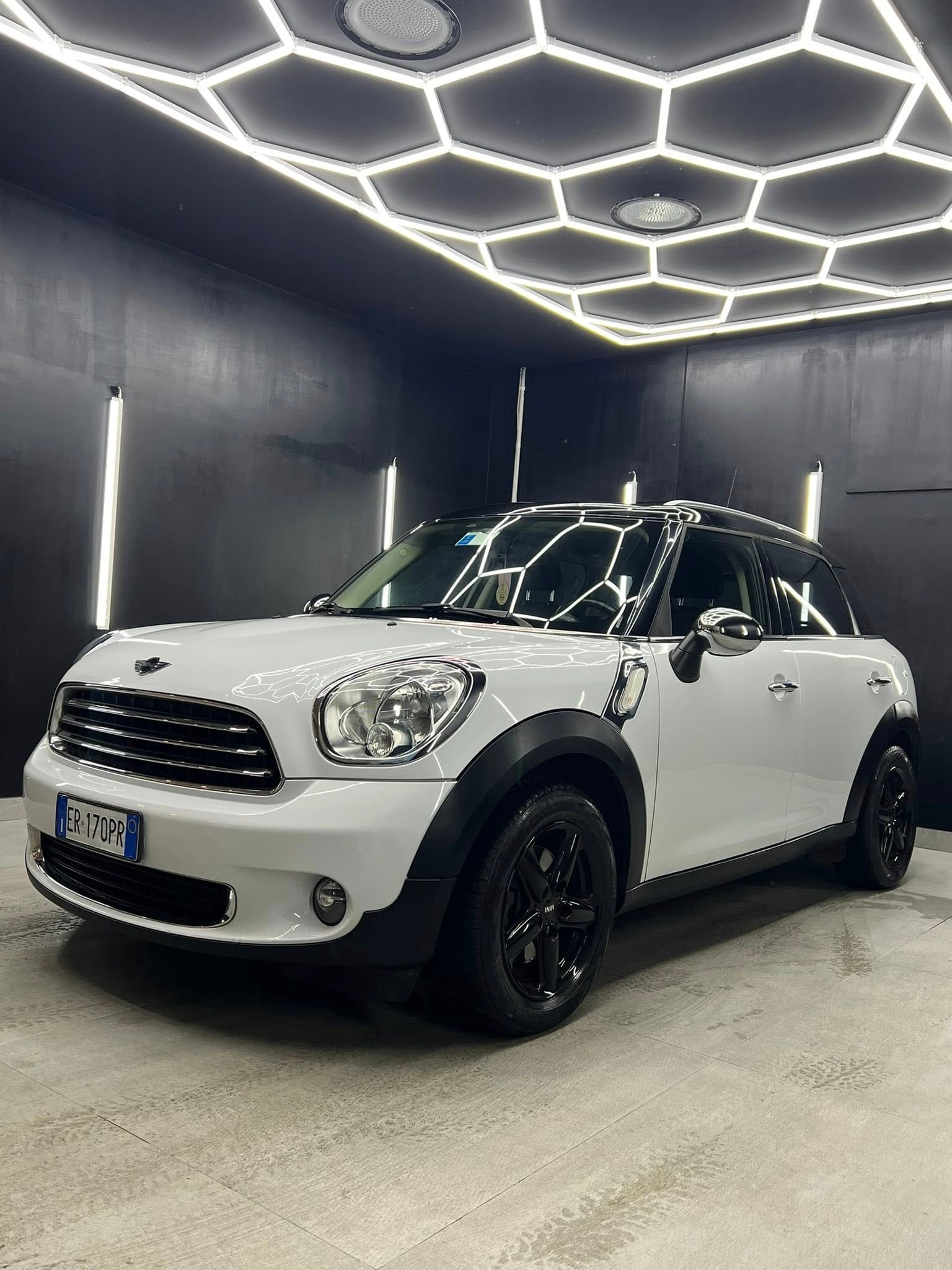 
MINI2.0 COOPER D Countryman Automatica2013 full									