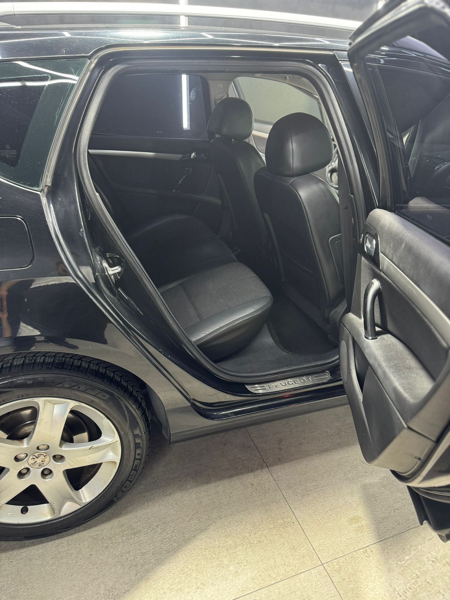 
PEUGEOT407 2.0 HDi SW Ciel Feline (int. Pelle)2009 full									