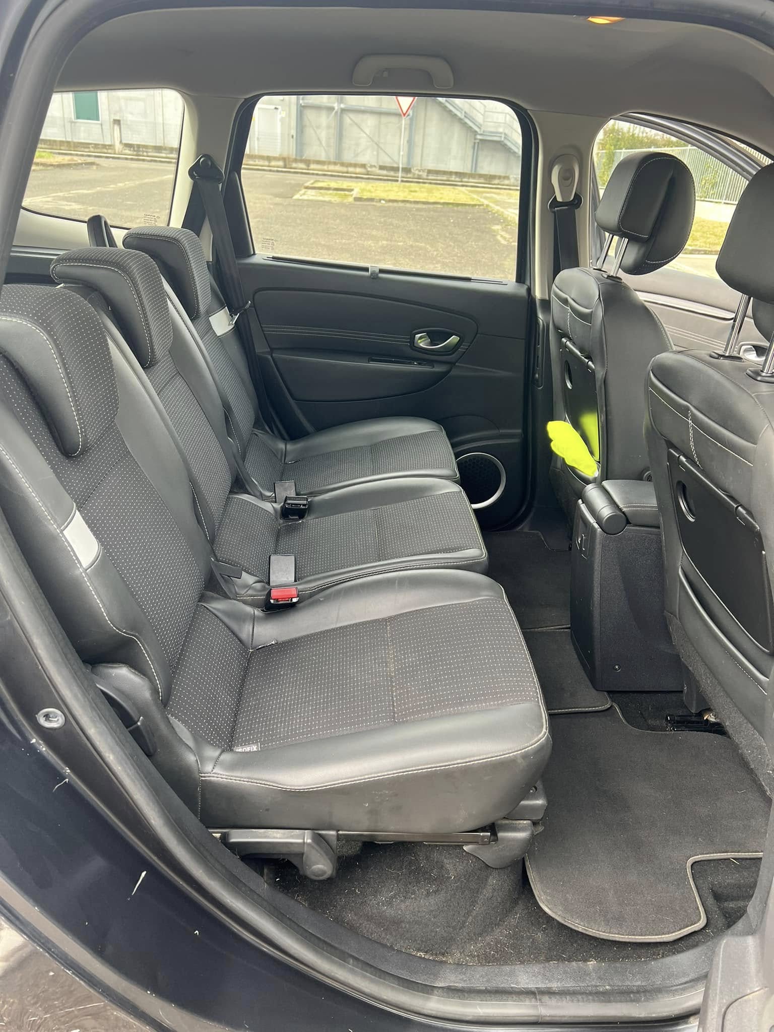 
RENAULTSCENIC 1.5 dCi 110CV Luxe2011 full									