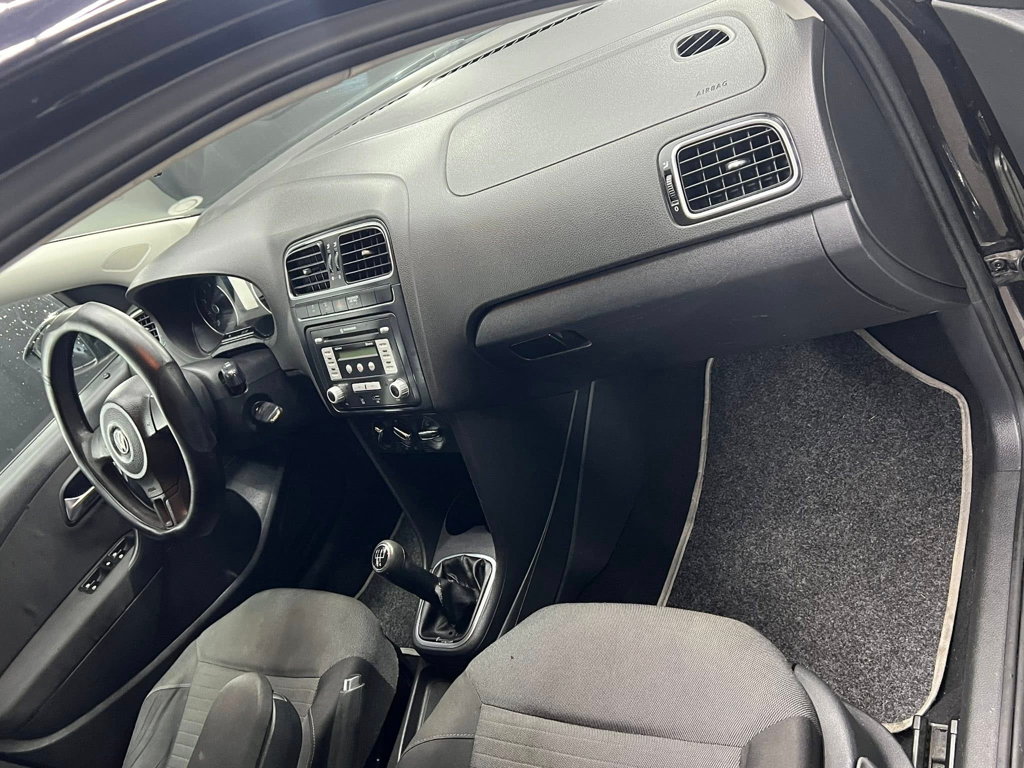 
VOLKSWAGEN POLO 1.2 70 CV 5P Comfortline 2010 full									