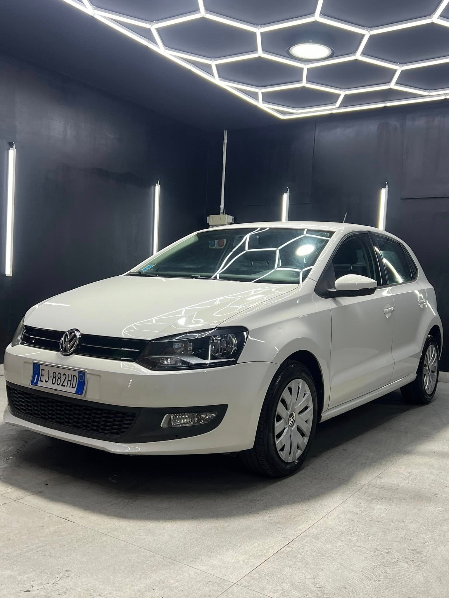 
VOLKSWAGENPOLO 1.6 TDI 90CV DPF 5P Highline2011 full									