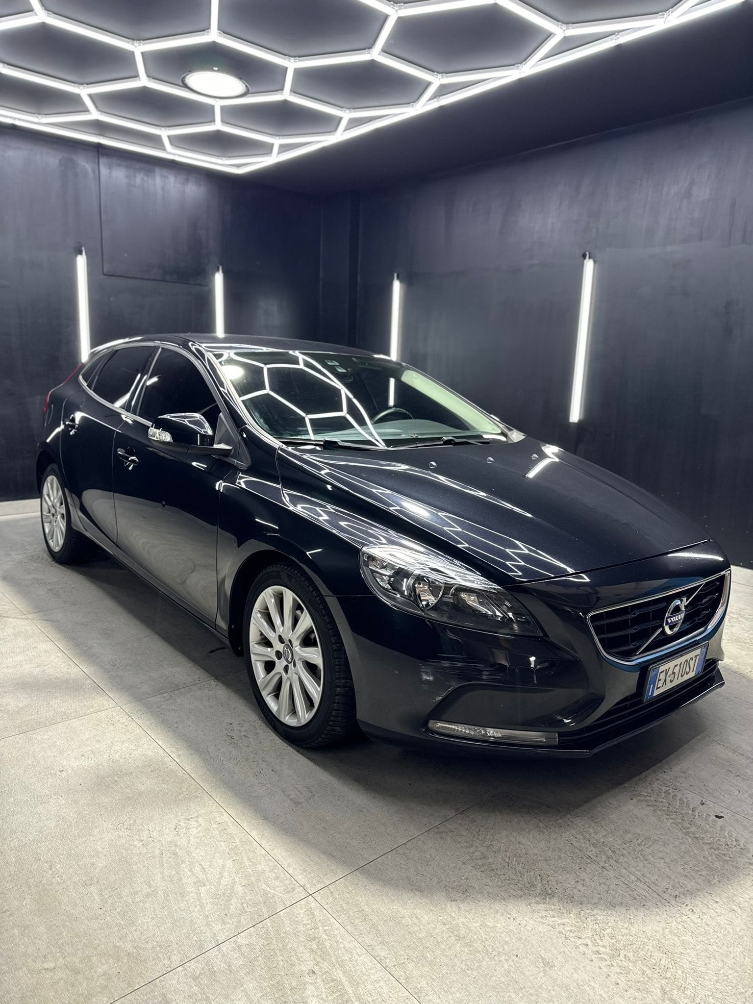 VOLVOV40 D2 1.6 Summum2014