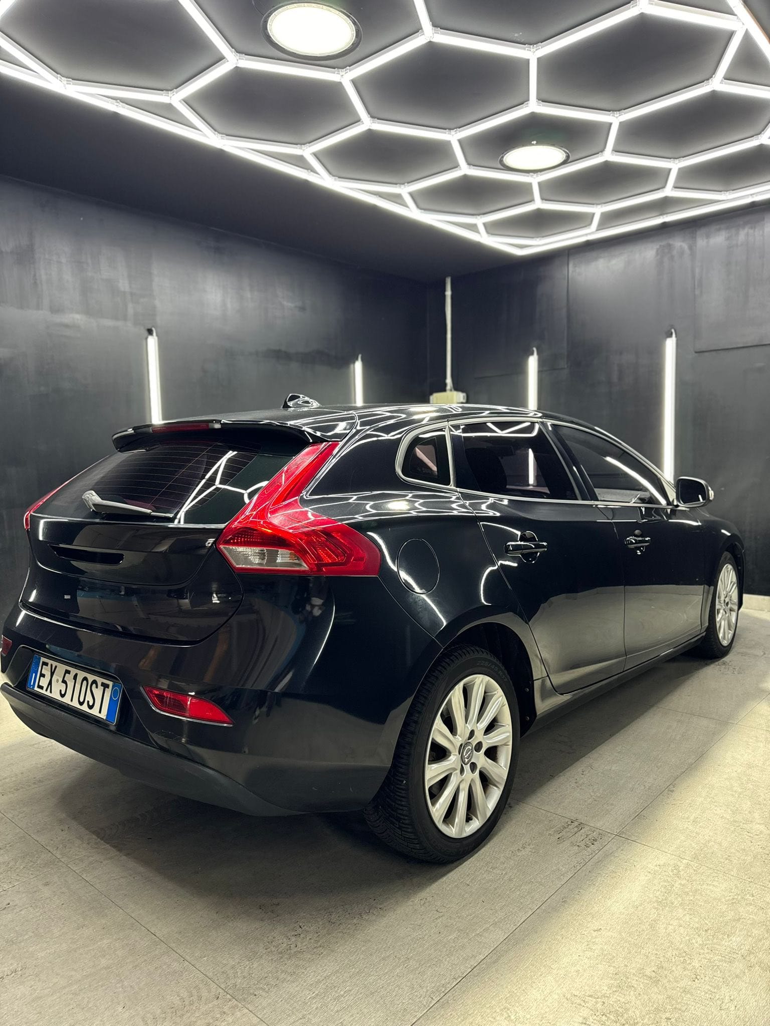 
VOLVOV40 D2 1.6 Summum2014 full									