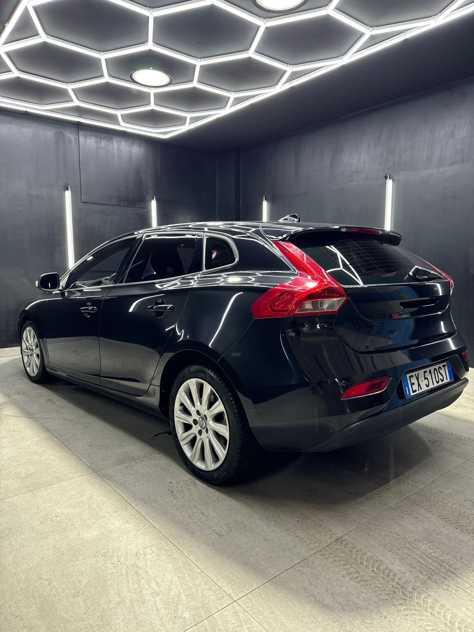 
VOLVOV40 D2 1.6 Summum2014 full									