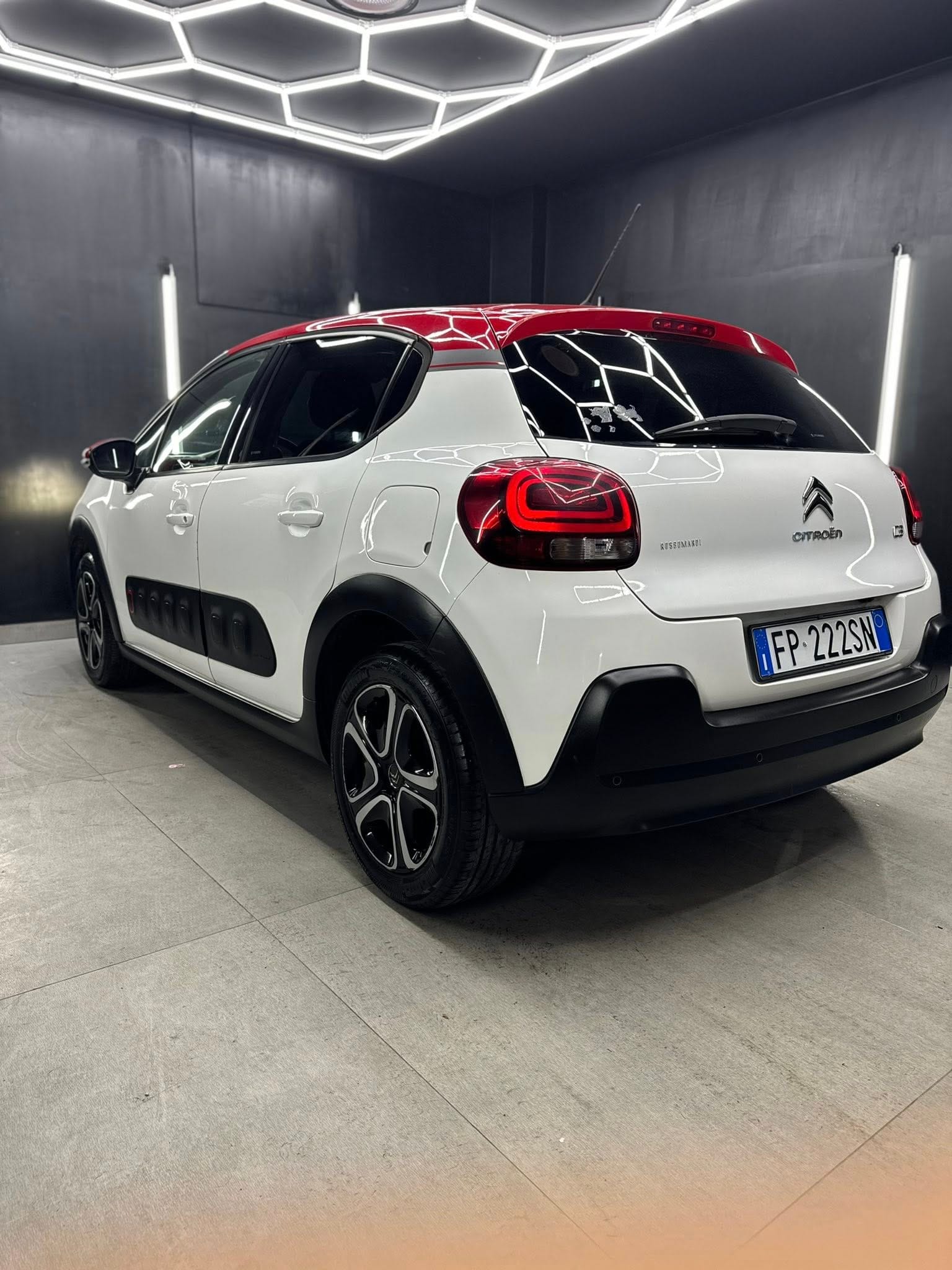 
CITROENC3 PureTech 82 Shine2018 full									