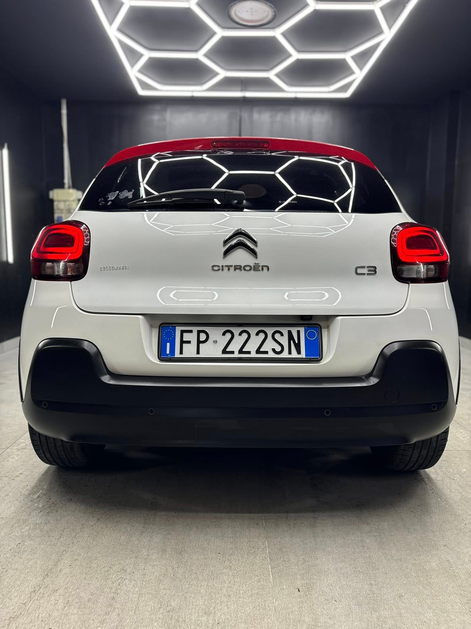 
CITROENC3 PureTech 82 Shine2018 full									