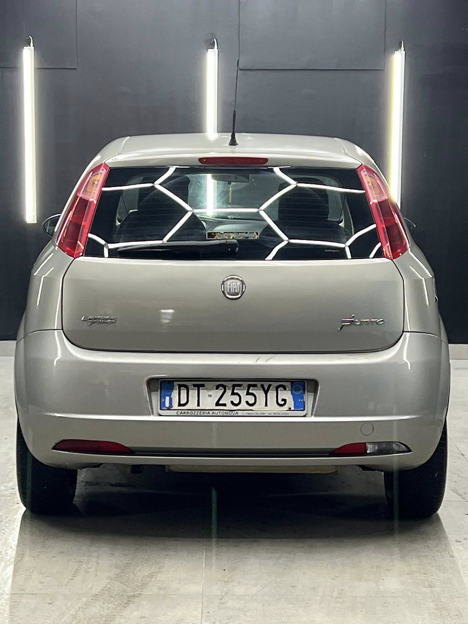 
FIATGRANDE PUNTO 1.4 5P Dynamic Natural Power2009 full									