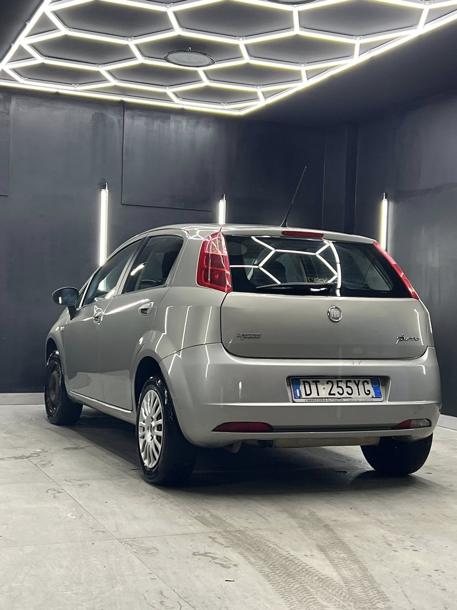 
FIATGRANDE PUNTO 1.4 5P Dynamic Natural Power2009 full									