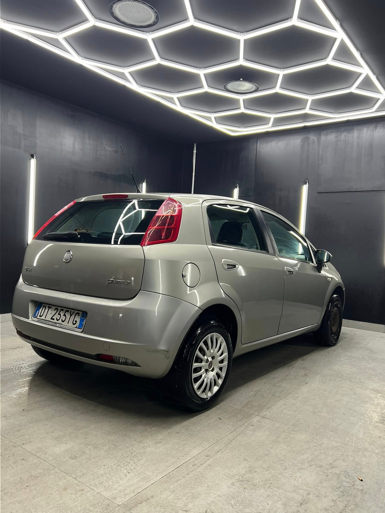 
FIATGRANDE PUNTO 1.4 5P Dynamic Natural Power2009 full									