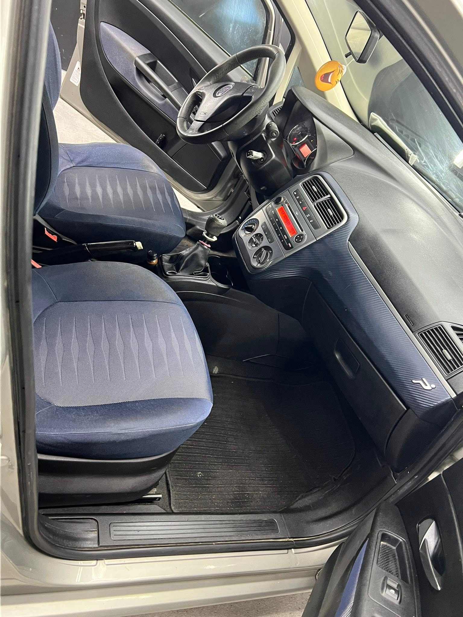 
FIATGRANDE PUNTO 1.4 5P Dynamic Natural Power2009 full									