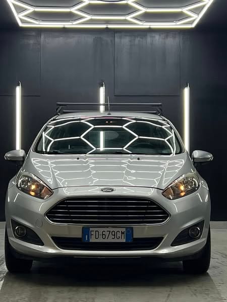 FORDFIESTA 1.4 5P Bz.- Black e White Edition2016