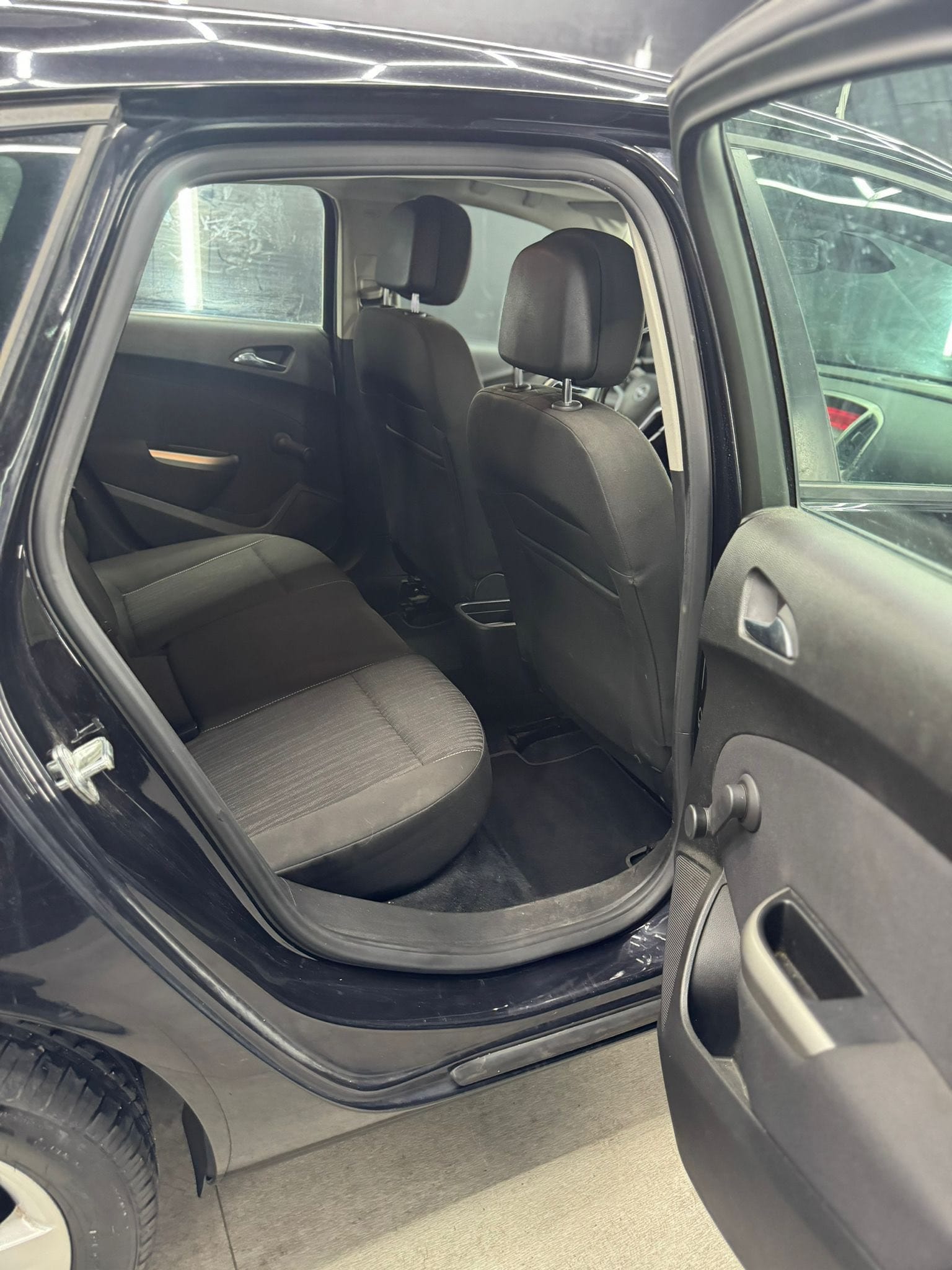 
OPEL ASTRA 1.7 CDTI 110CV 5P Cosmo 2010 full									