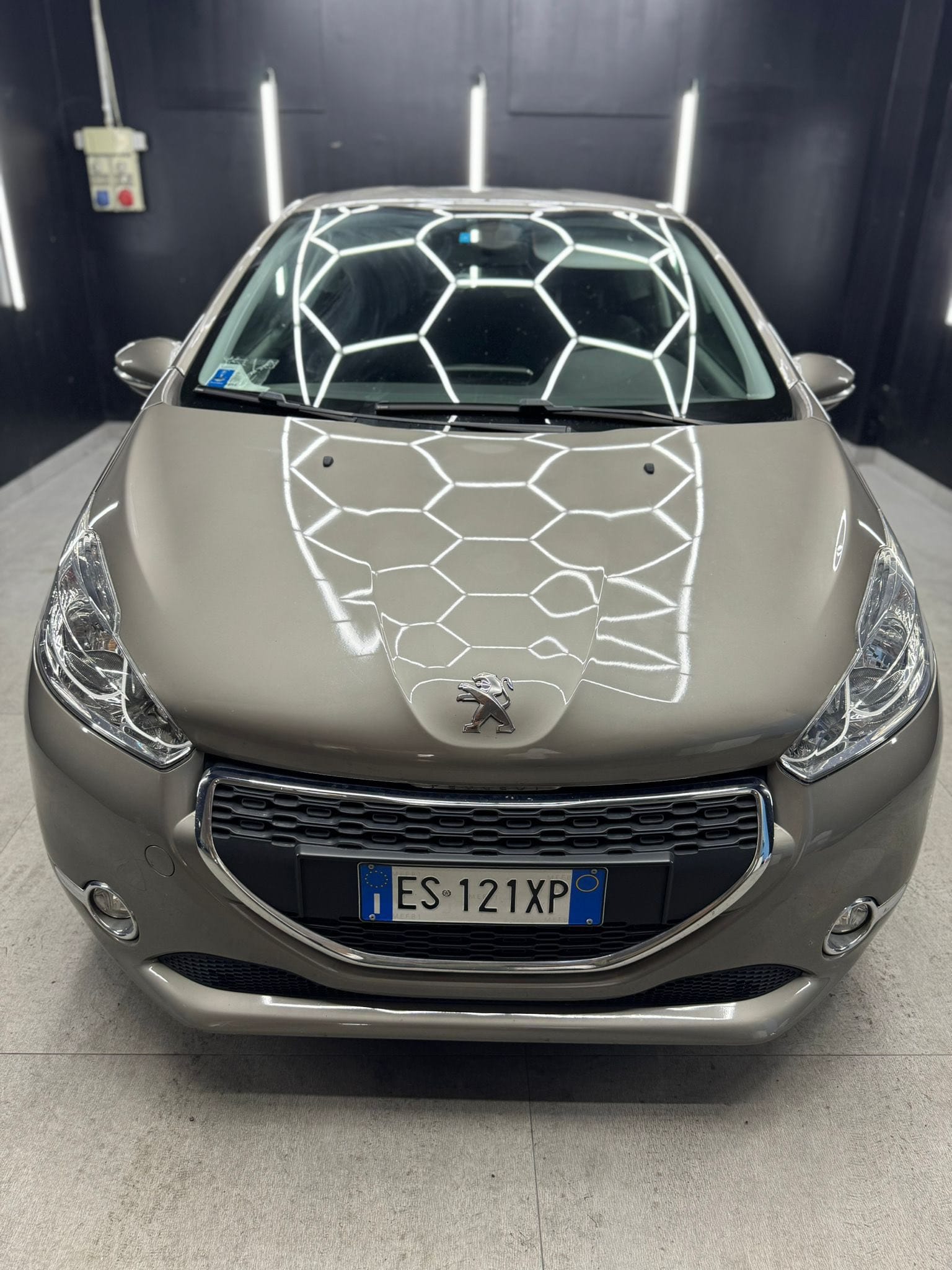 
PEUGEOT 208 1o serie PureTech 82 3P Allure 2013 full									