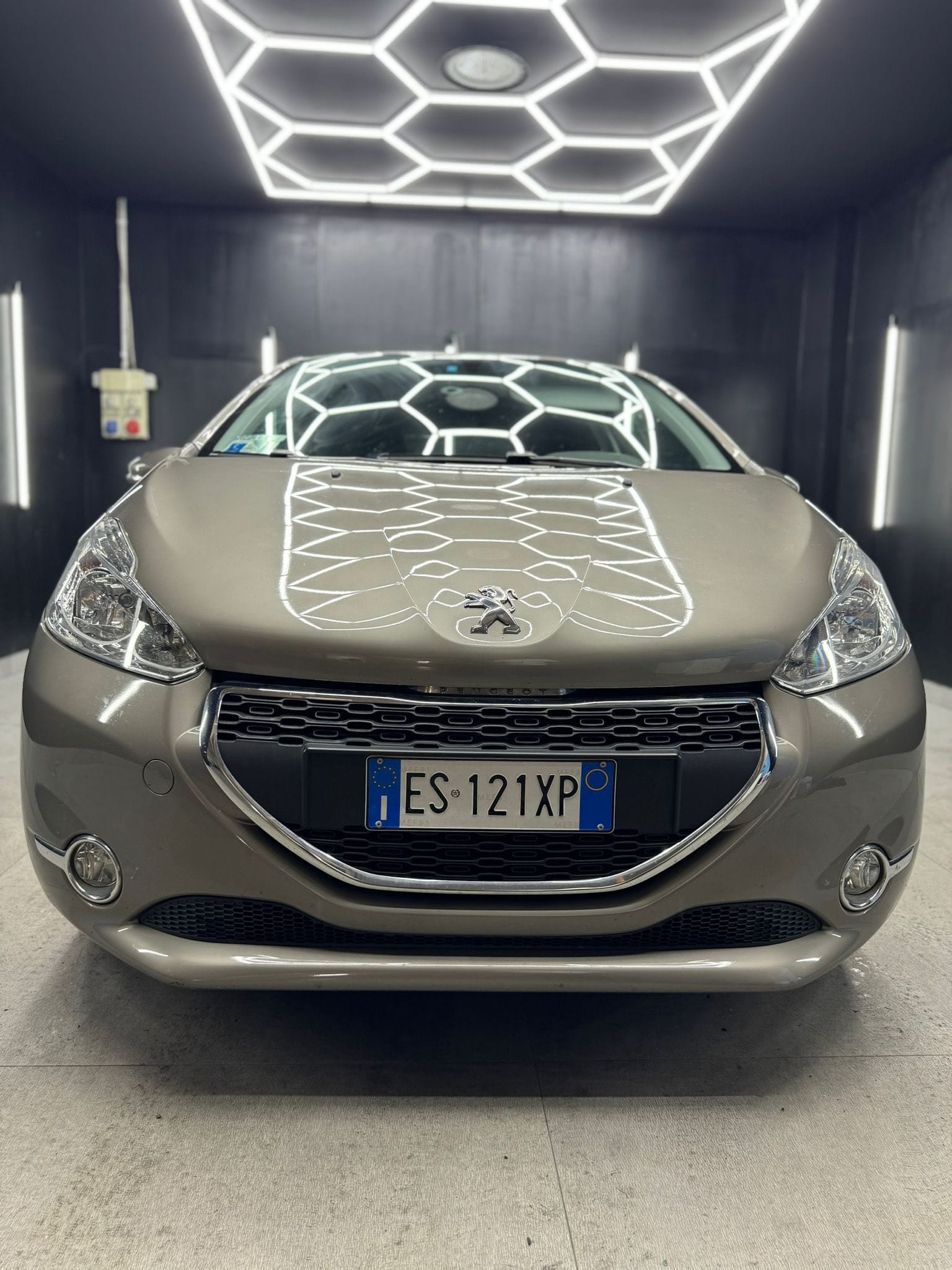 
PEUGEOT 208 1o serie PureTech 82 3P Allure 2013 full									