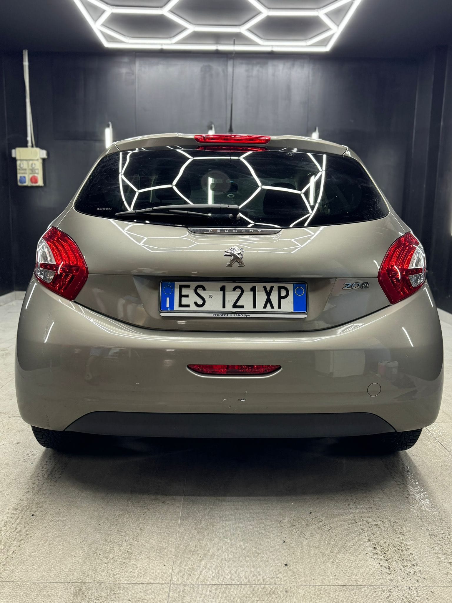 
PEUGEOT 208 1o serie PureTech 82 3P Allure 2013 full									