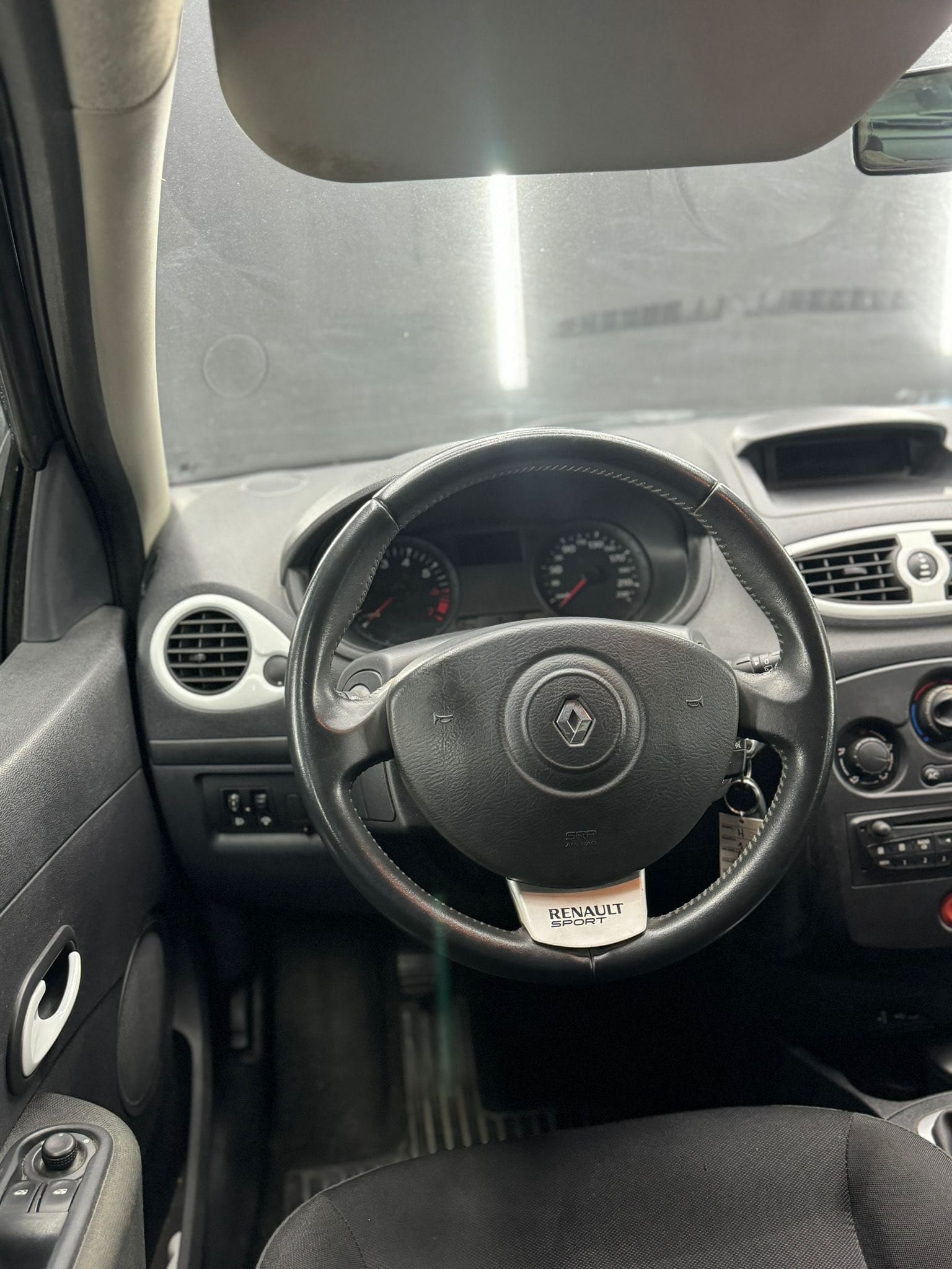 
RENAULT CLIO 1.2 16V TCE 100CV 5P Live 2011 full									