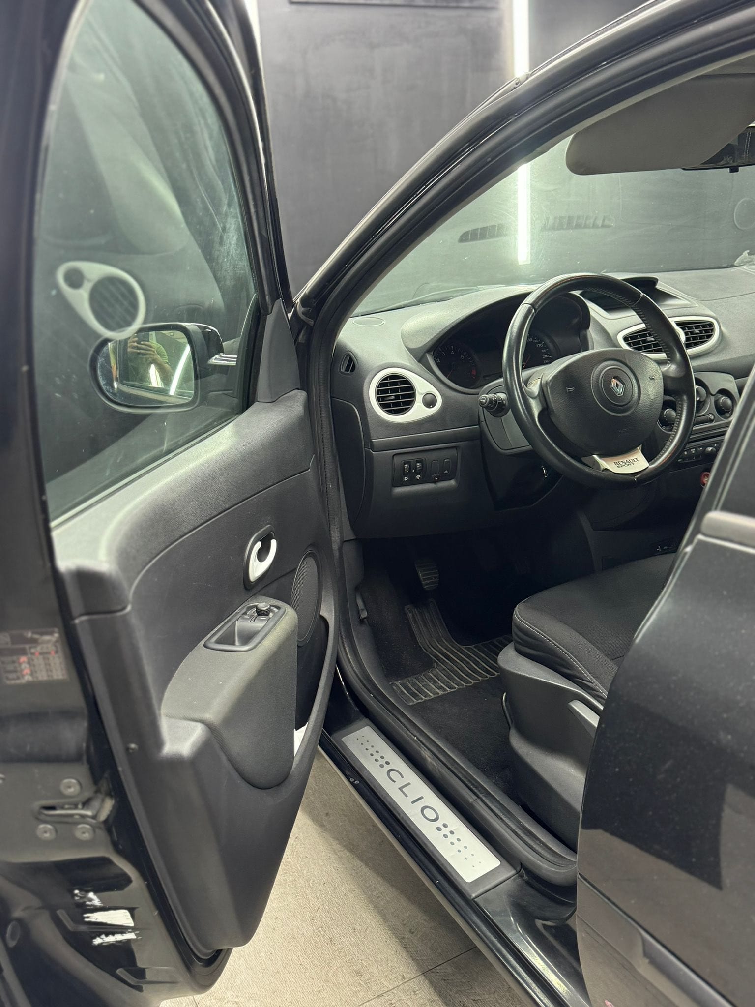 
RENAULT CLIO 1.2 16V TCE 100CV 5P Live 2011 full									