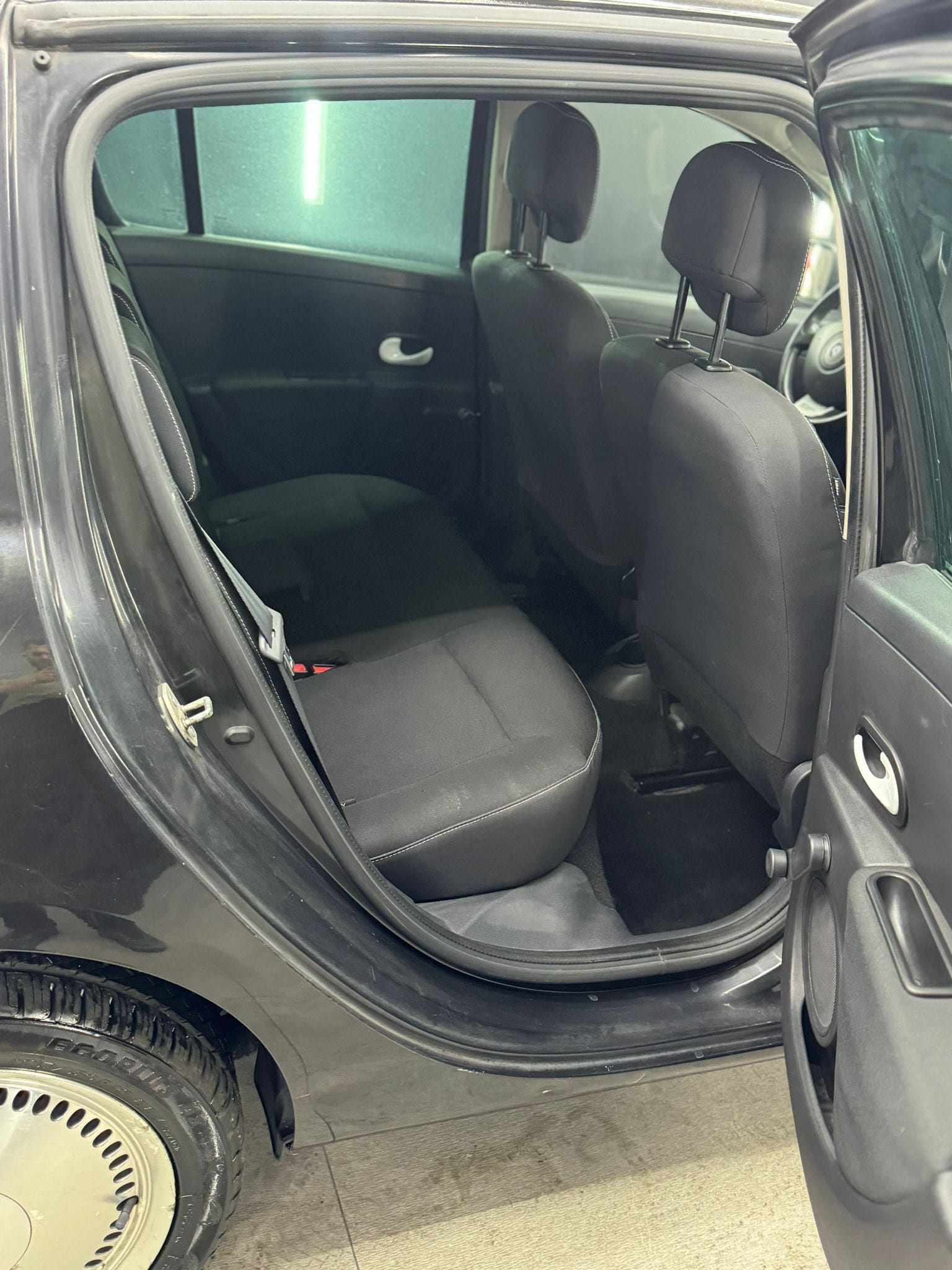
RENAULT CLIO 1.2 16V TCE 100CV 5P Live 2011 full									