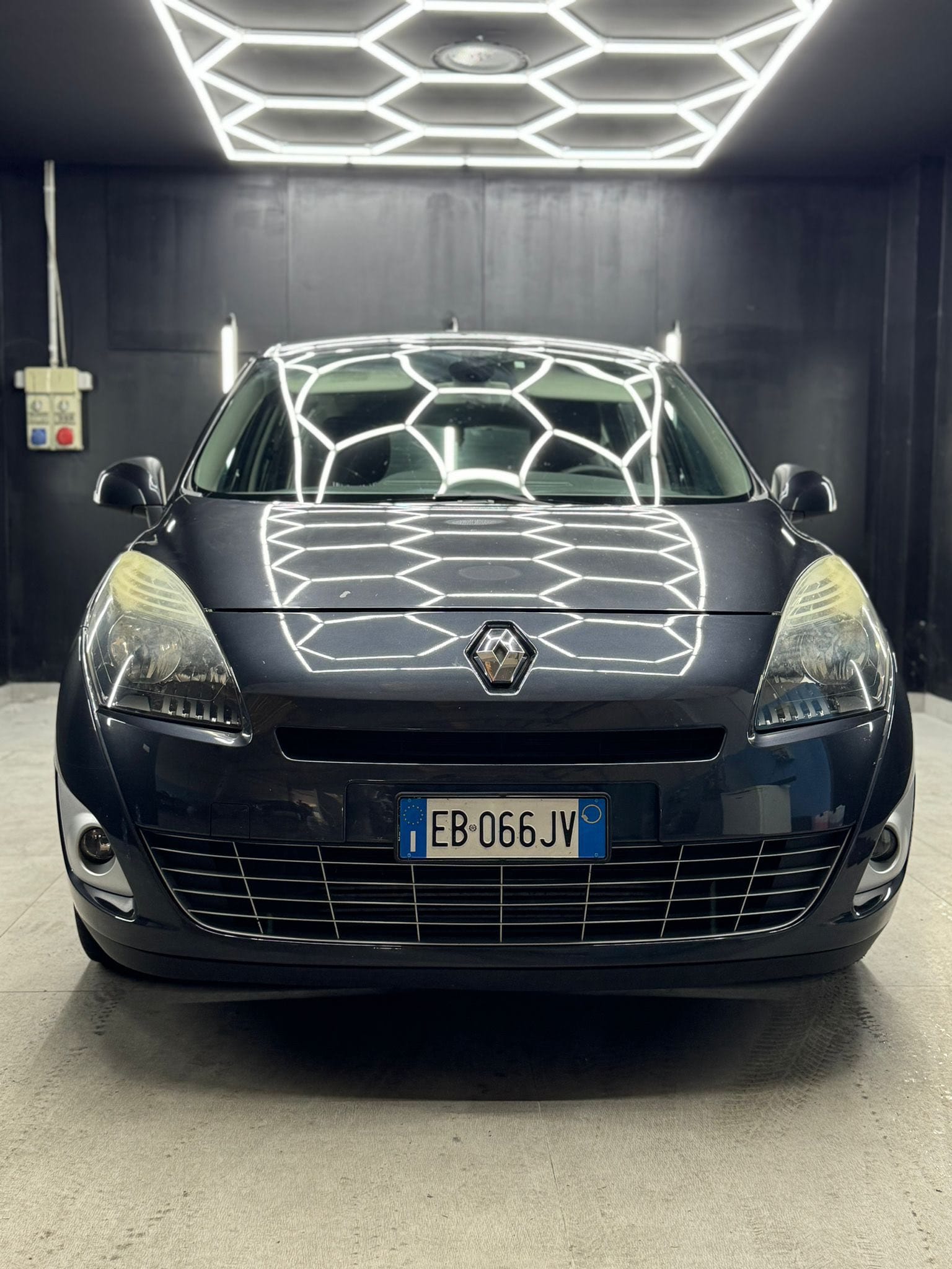 
RENAULT SCENIC 1.9 dCi 130CV Luxe 2010 full									