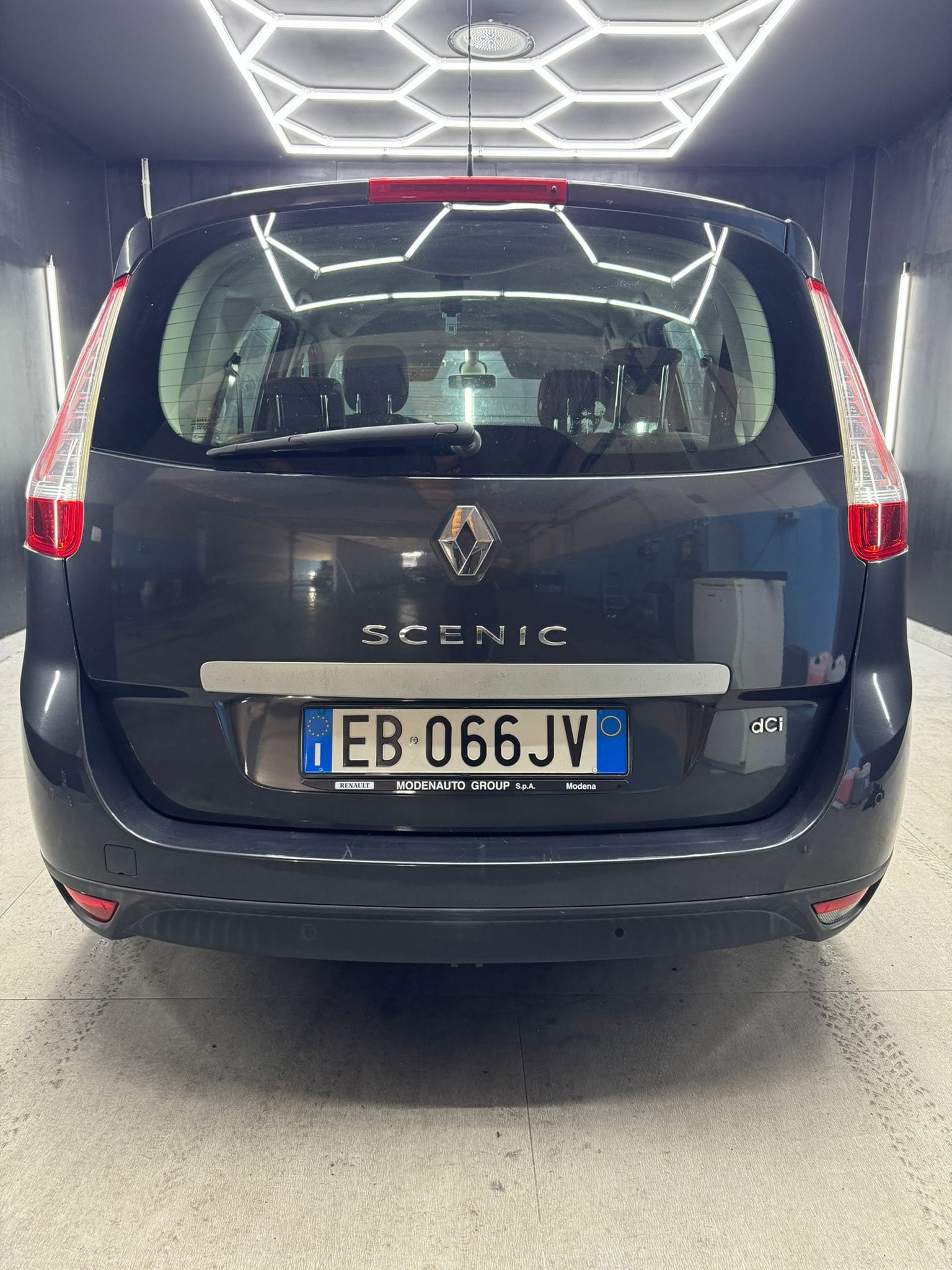 
RENAULT SCENIC 1.9 dCi 130CV Luxe 2010 full									