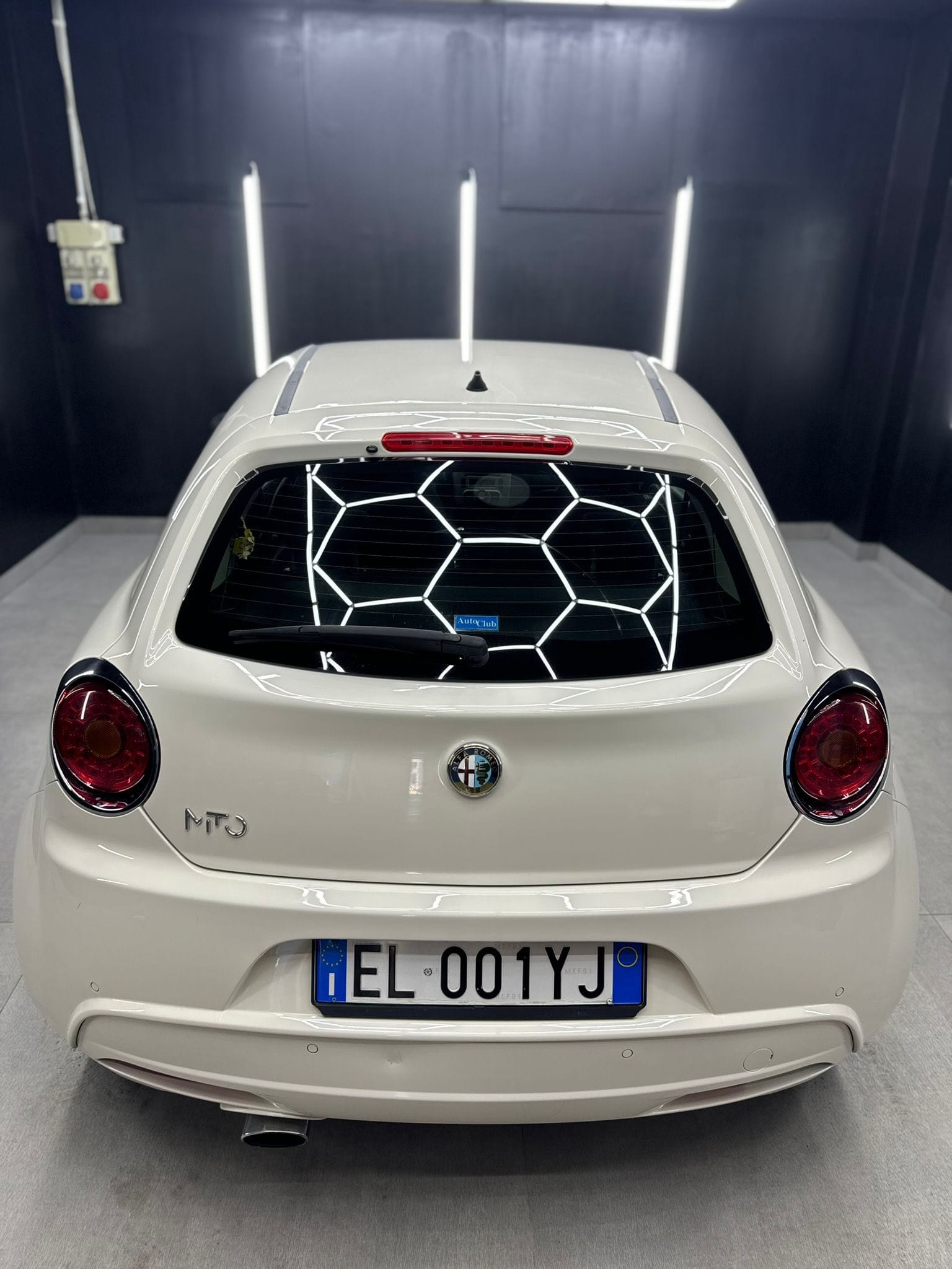 
ALFA ROMEOMiTo 1.4 105 CV M.air SeS Distinctive Sport Pack2012 full									