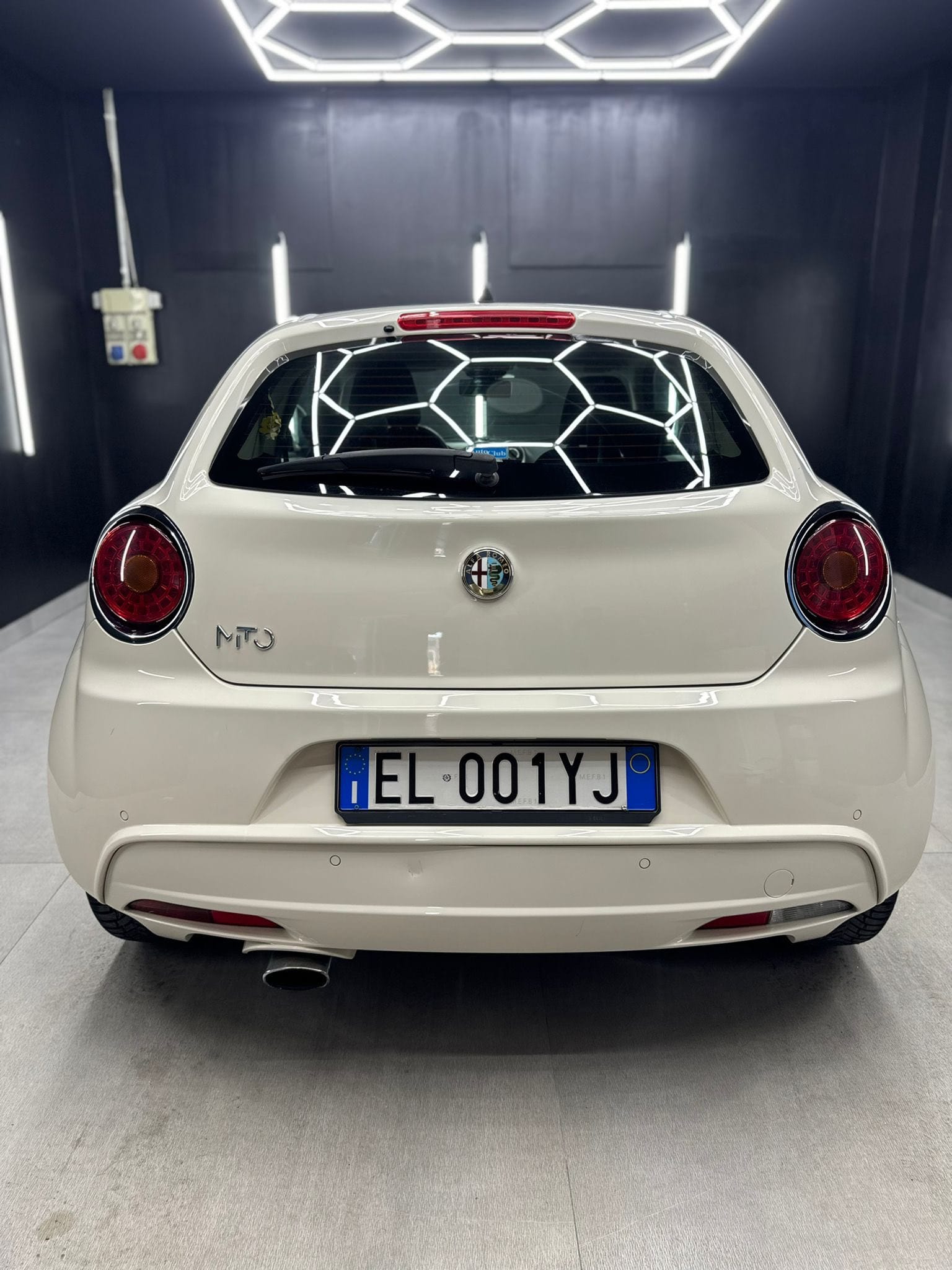 
ALFA ROMEOMiTo 1.4 105 CV M.air SeS Distinctive Sport Pack2012 full									