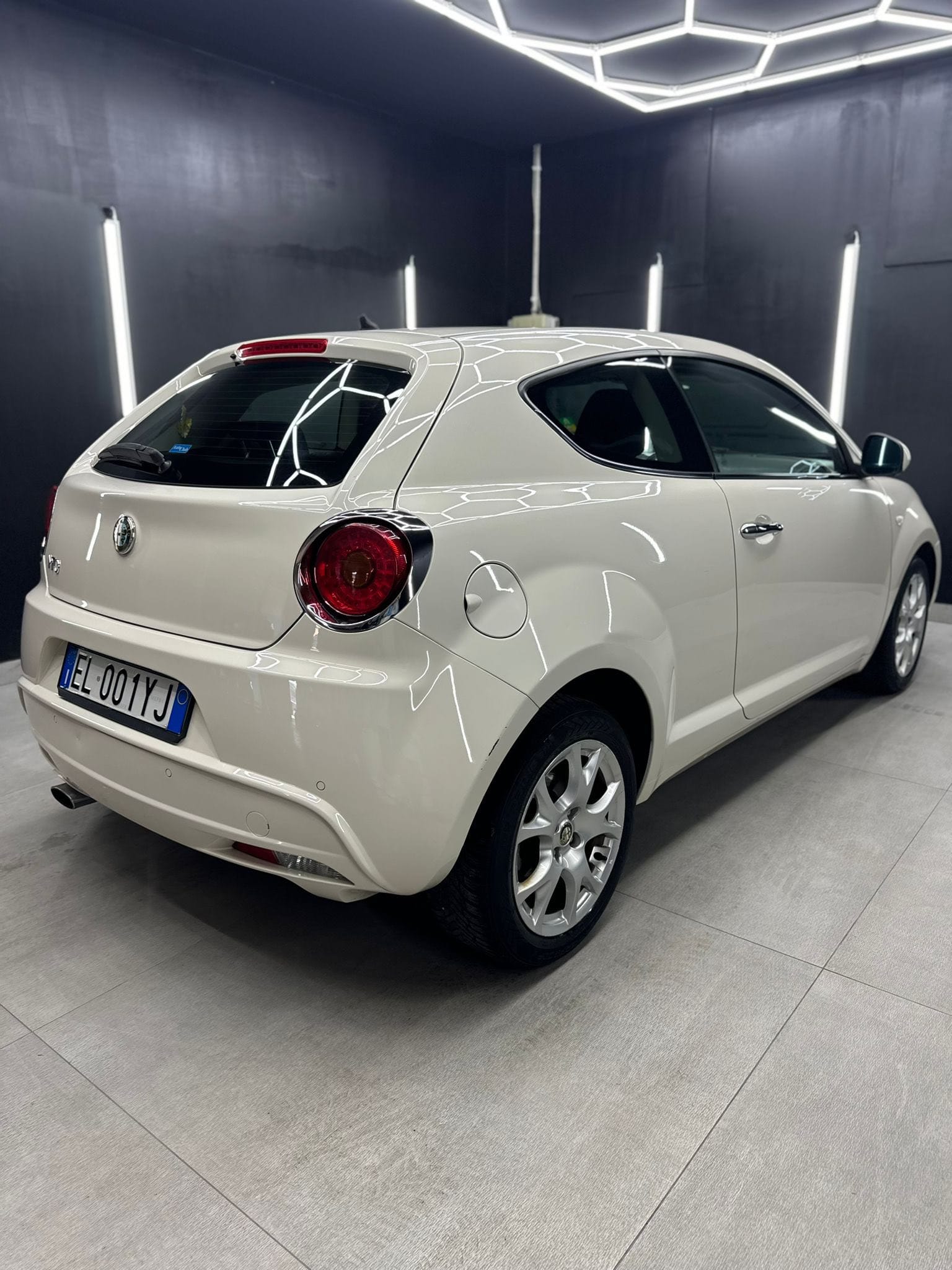 
ALFA ROMEOMiTo 1.4 105 CV M.air SeS Distinctive Sport Pack2012 full									