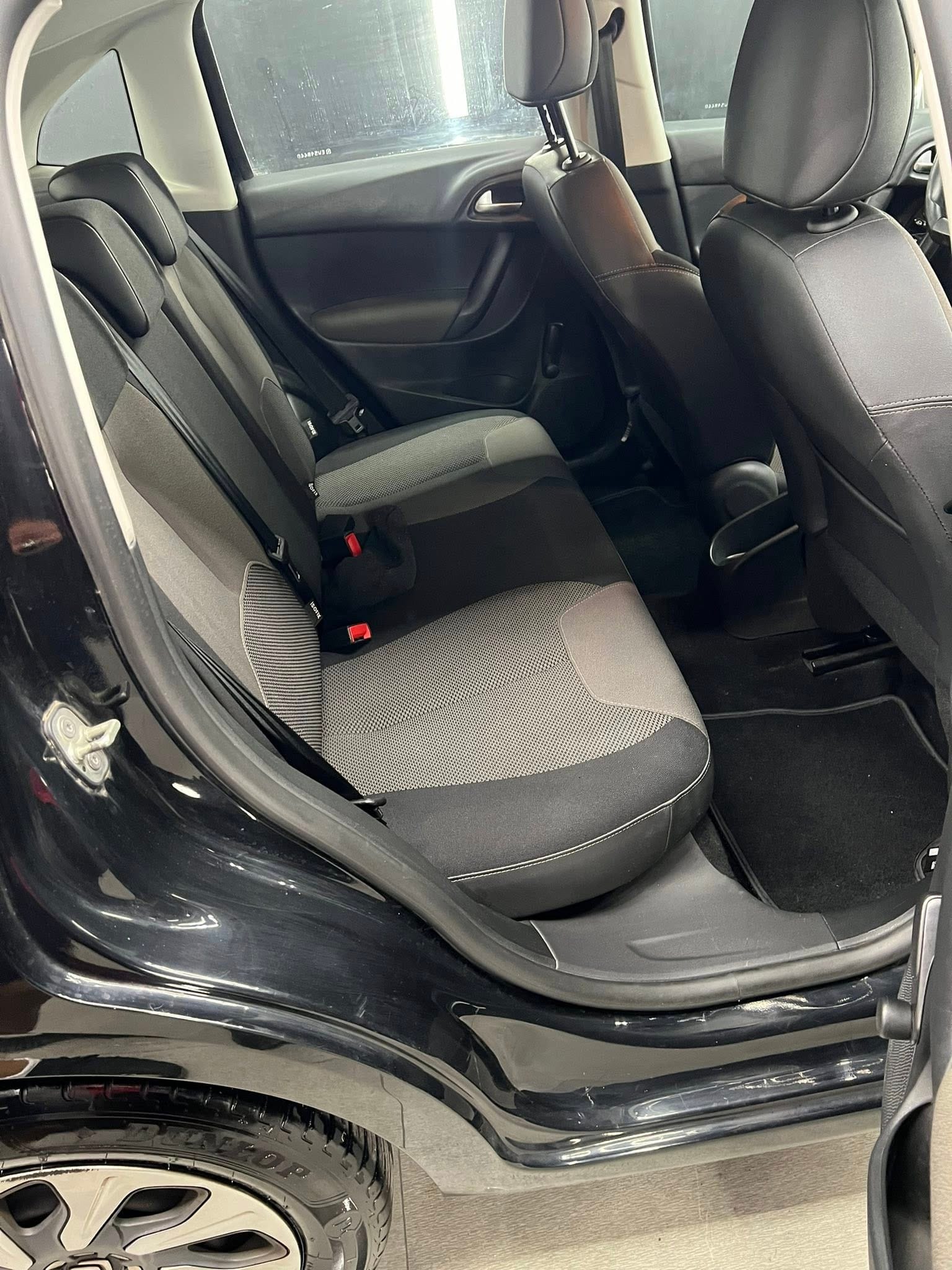 
CITROENC3 1.2 VTi 82 Exclusive2014 full									